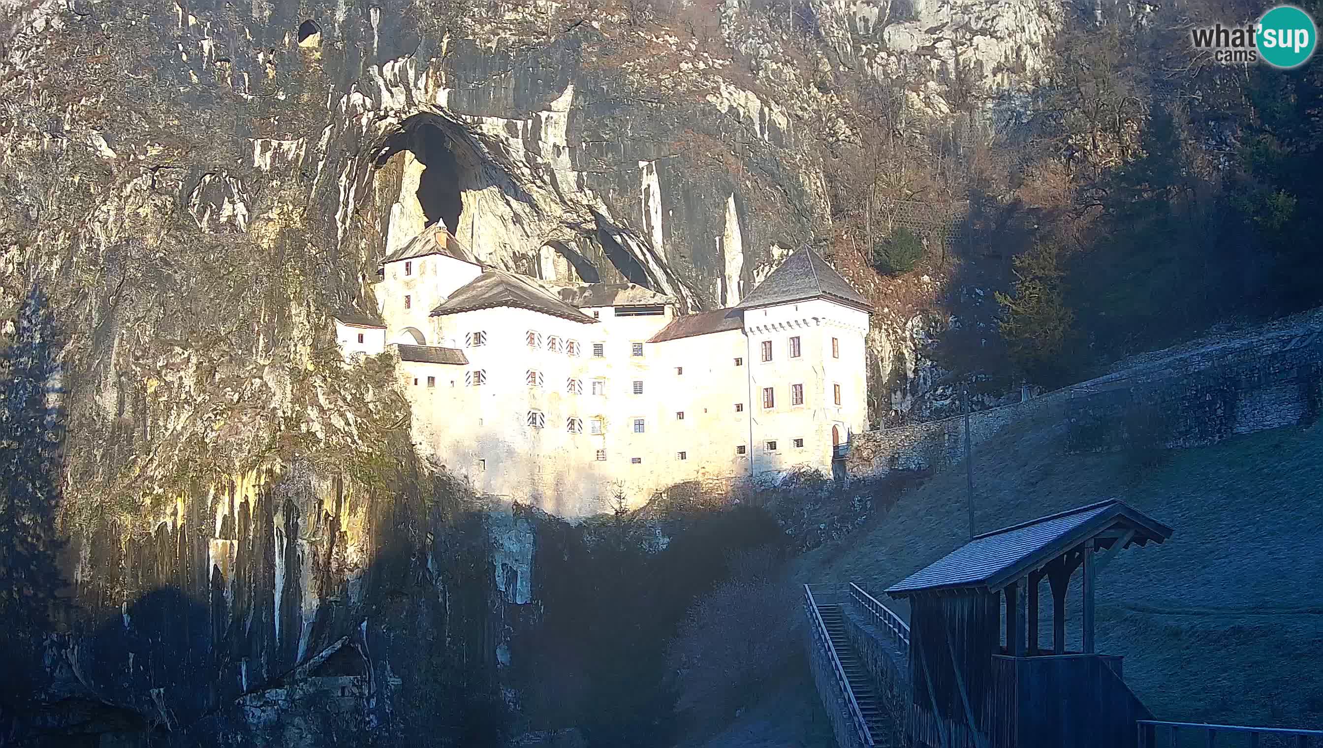 Live Webcam Höhlenburg Predjama – Postojna – Slowenien