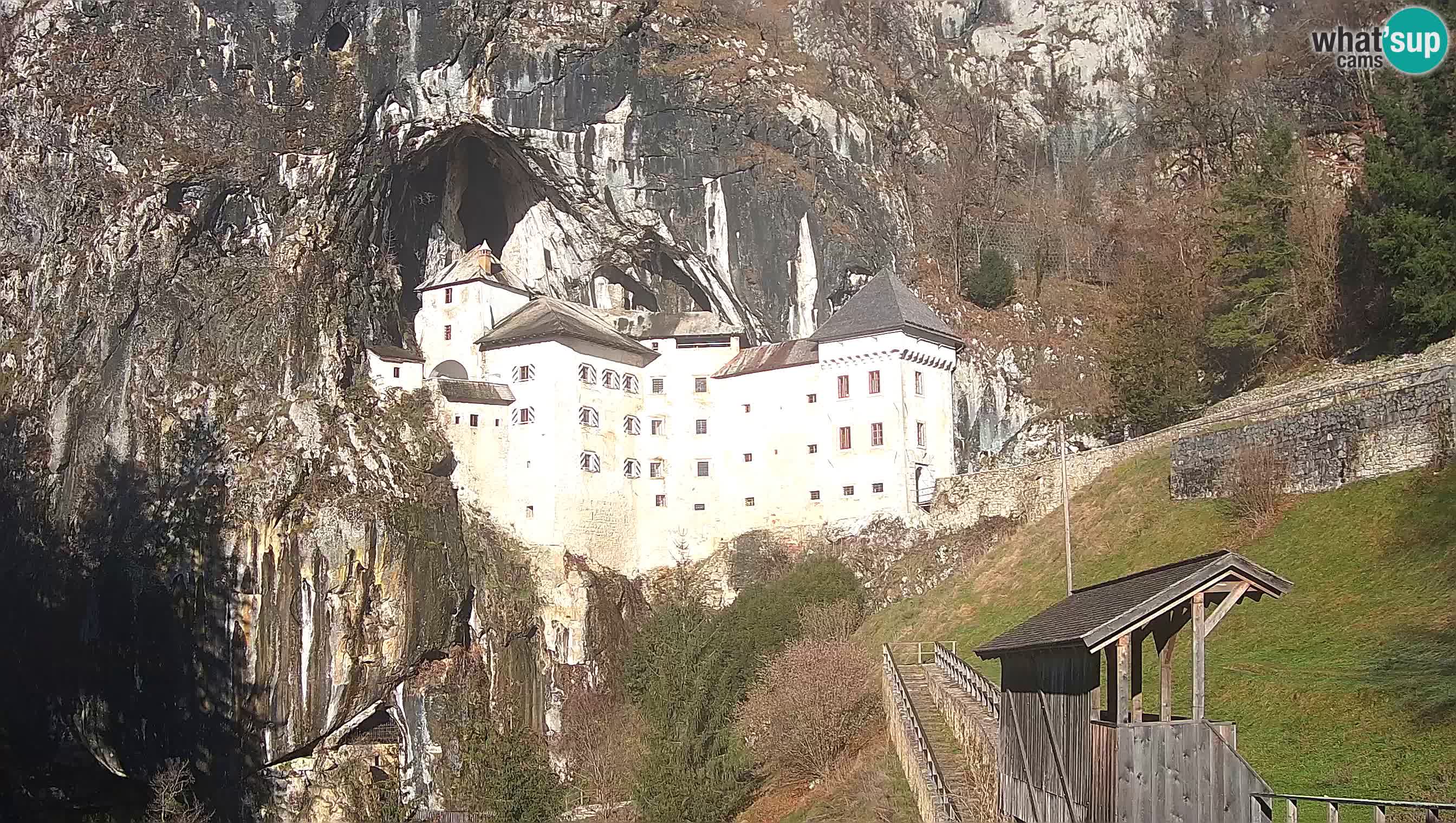 Live Webcam Grad Predjama – Château de Predjama – Postojna – Slovénie