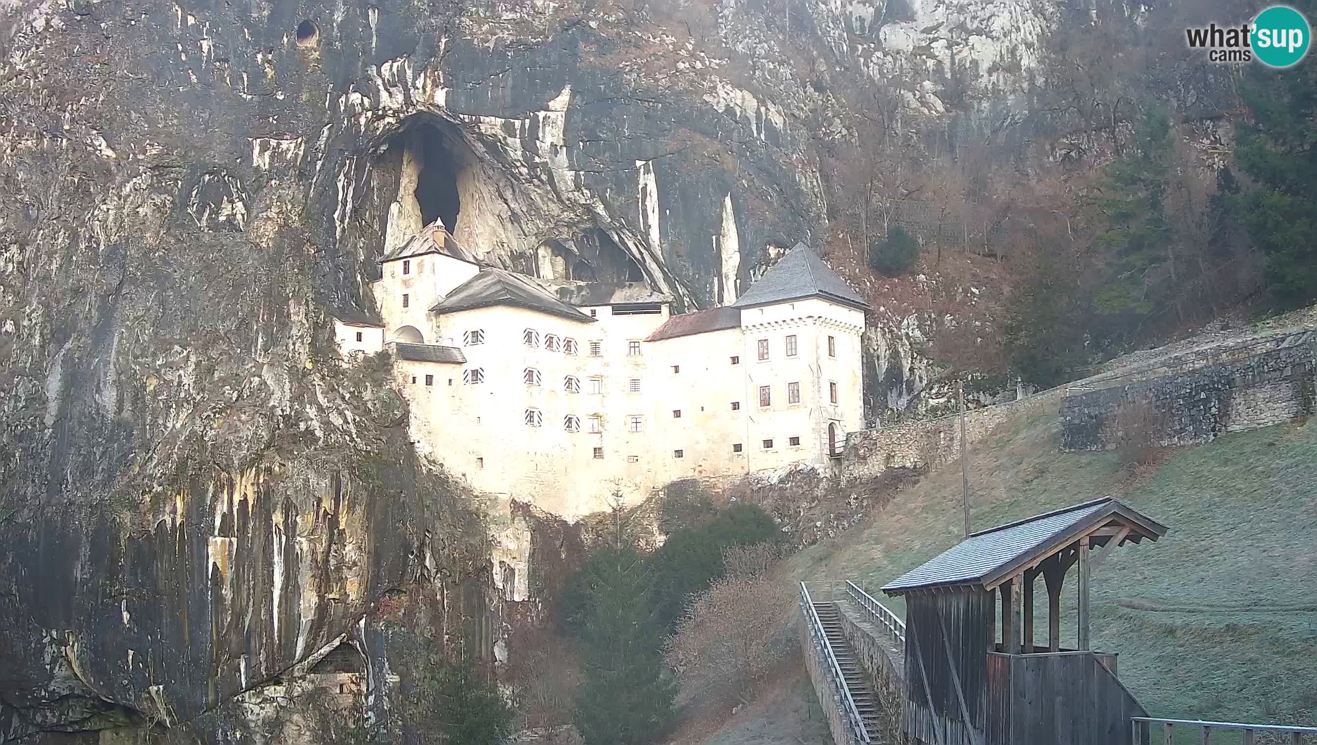 Live Webcam Grad Predjama – Château de Predjama – Postojna – Slovénie