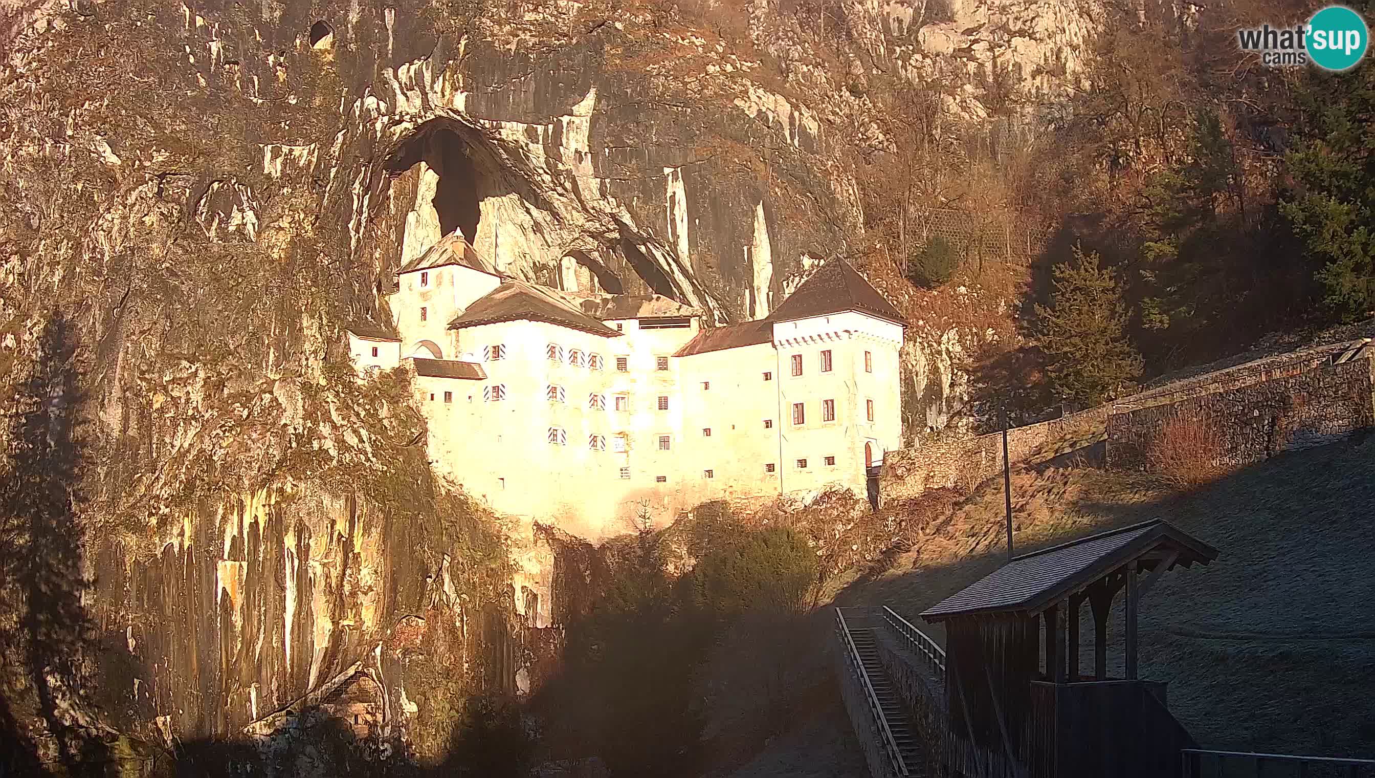 Live Webcam Grad Predjama – Château de Predjama – Postojna – Slovénie