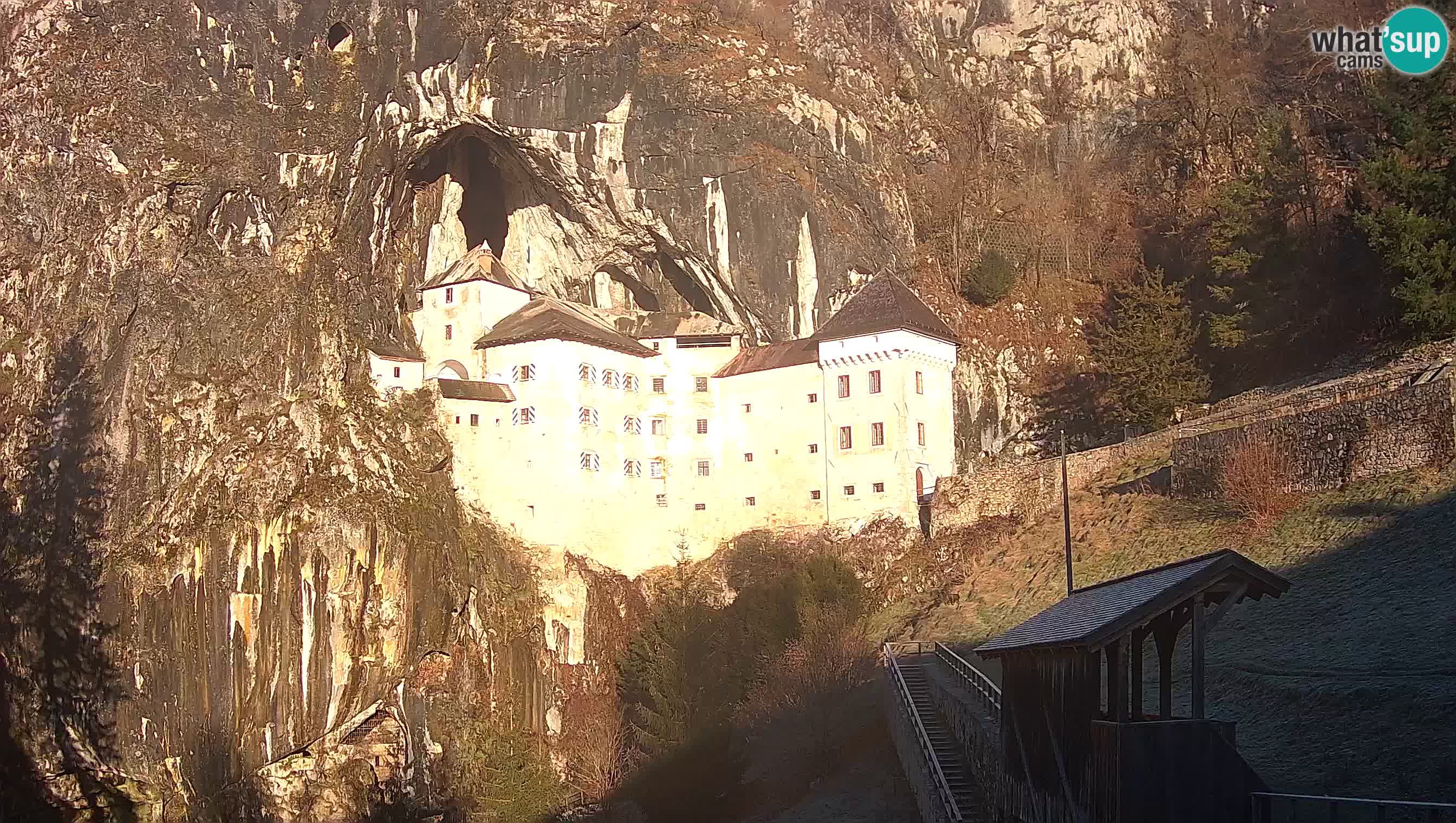 Live Webcam Grad Predjama – Château de Predjama – Postojna – Slovénie