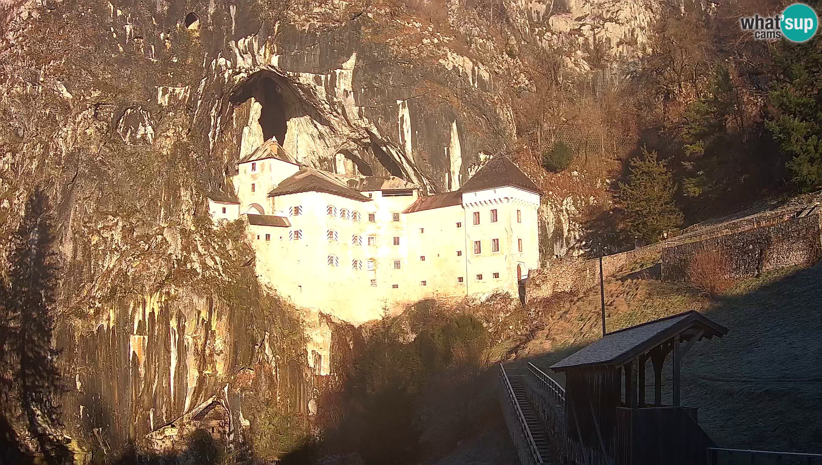 Live Webcam Grad Predjama – Château de Predjama – Postojna – Slovénie