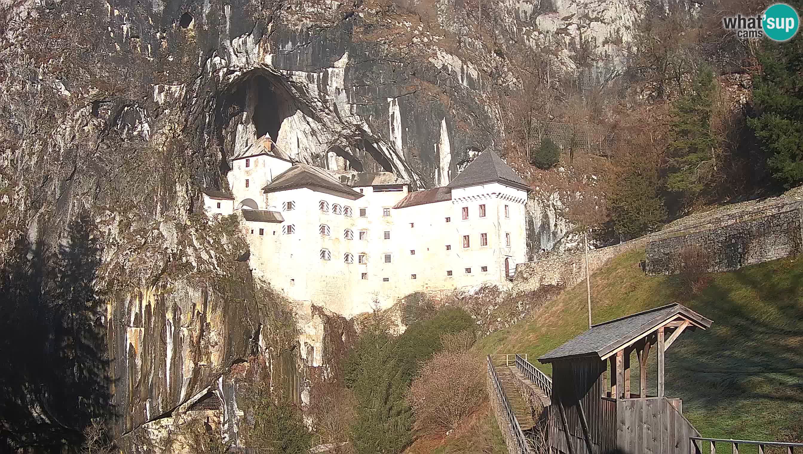 Live Webcam Grad Predjama – Château de Predjama – Postojna – Slovénie