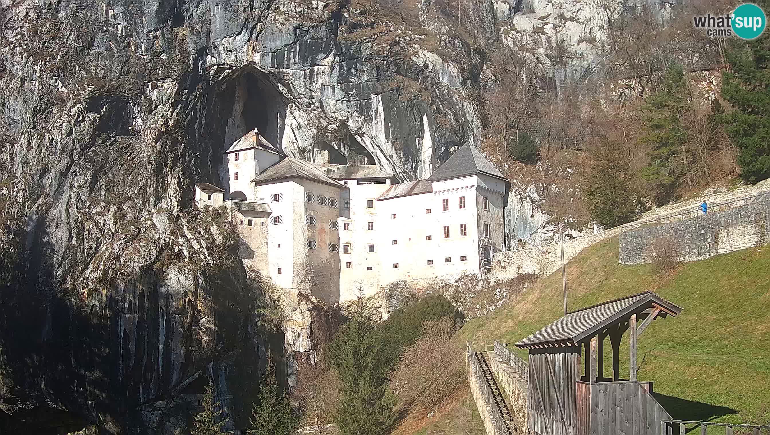 Live Webcam Grad Predjama – Château de Predjama – Postojna – Slovénie