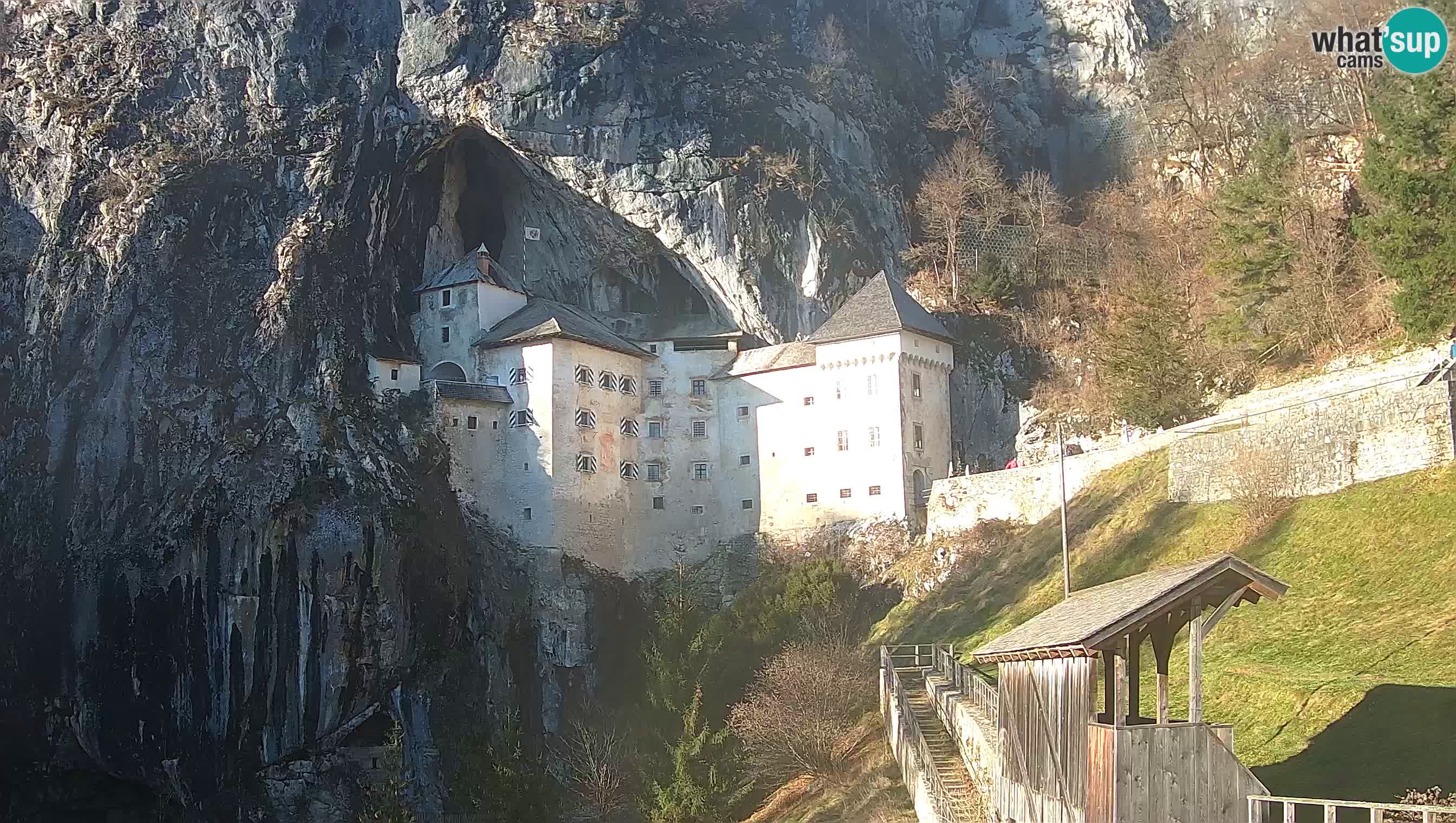 Live Webcam Grad Predjama – Château de Predjama – Postojna – Slovénie