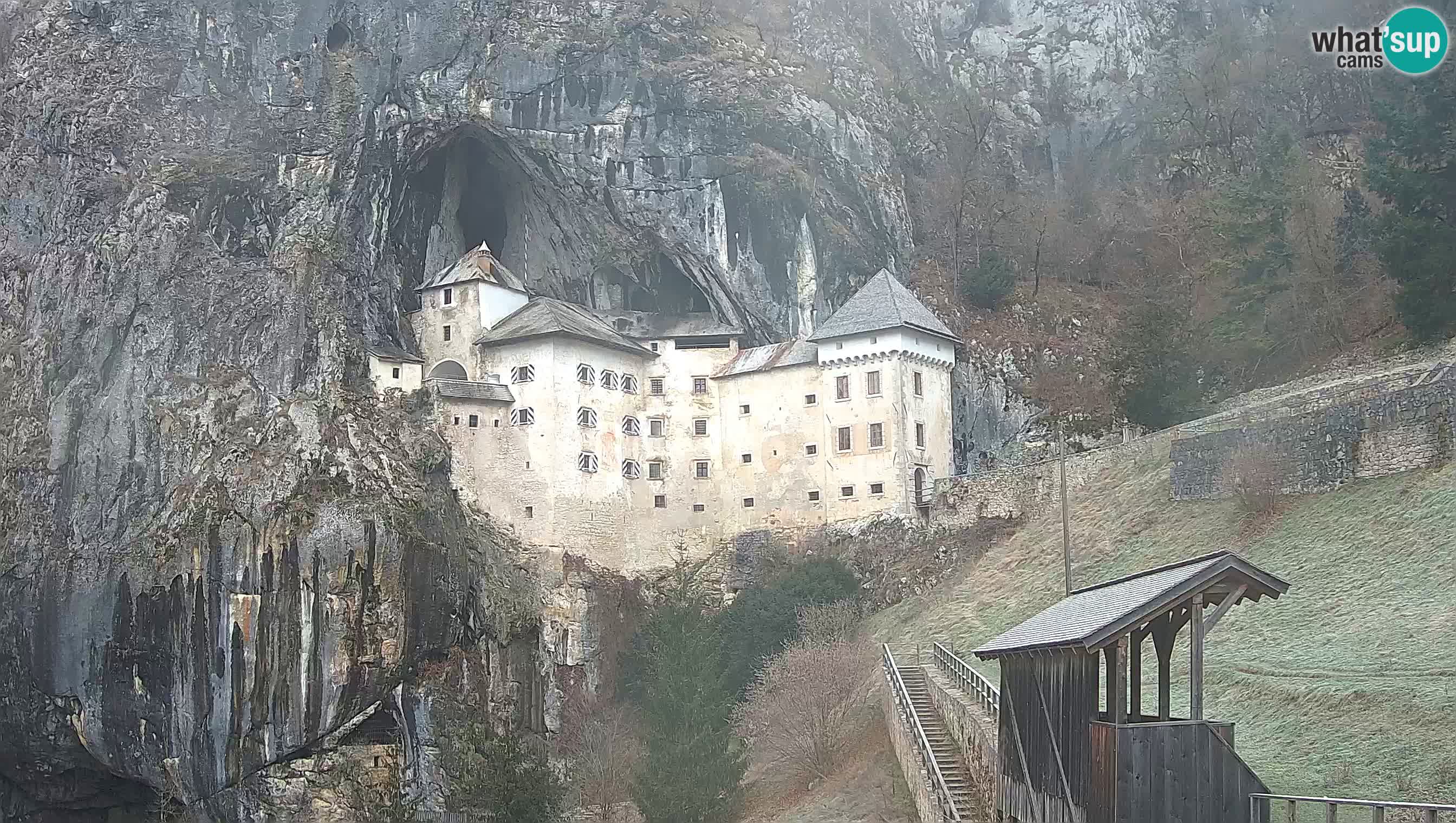 Live Webcam Grad Predjama – Château de Predjama – Postojna – Slovénie