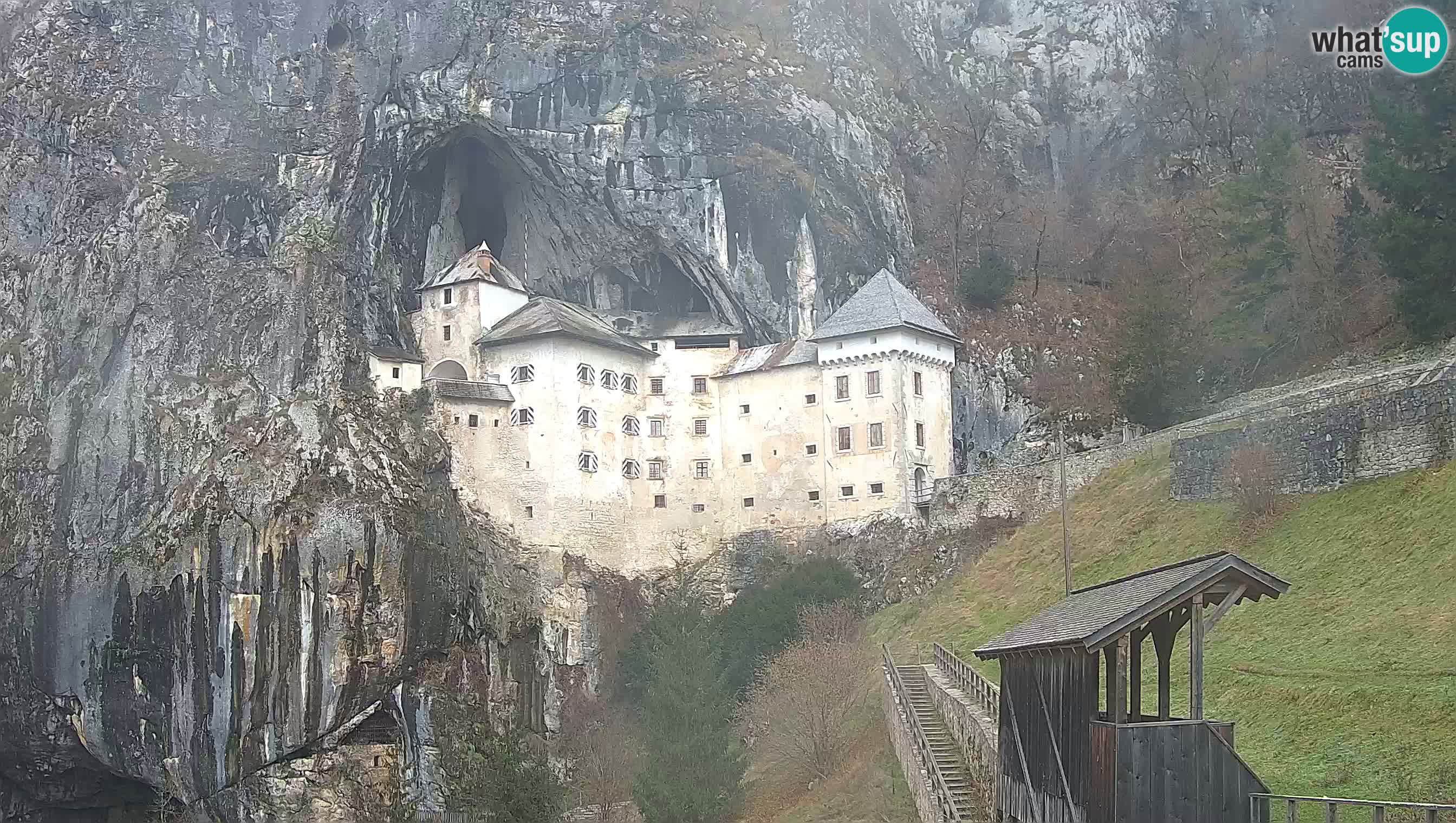 Live Webcam Grad Predjama – Château de Predjama – Postojna – Slovénie