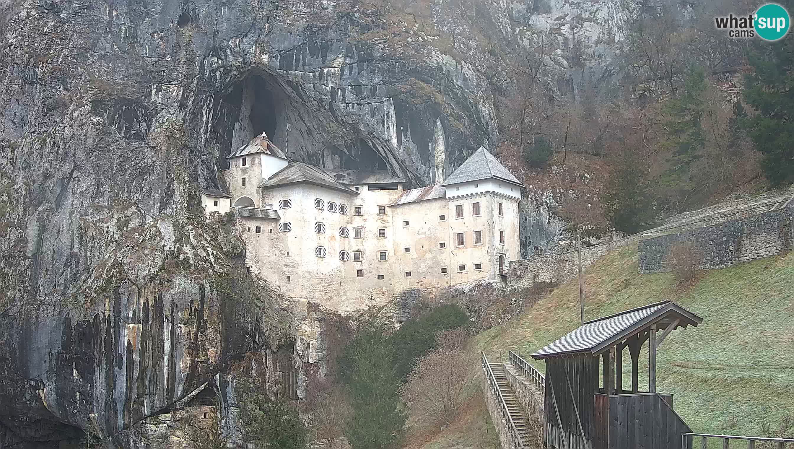 Live Webcam Grad Predjama – Château de Predjama – Postojna – Slovénie