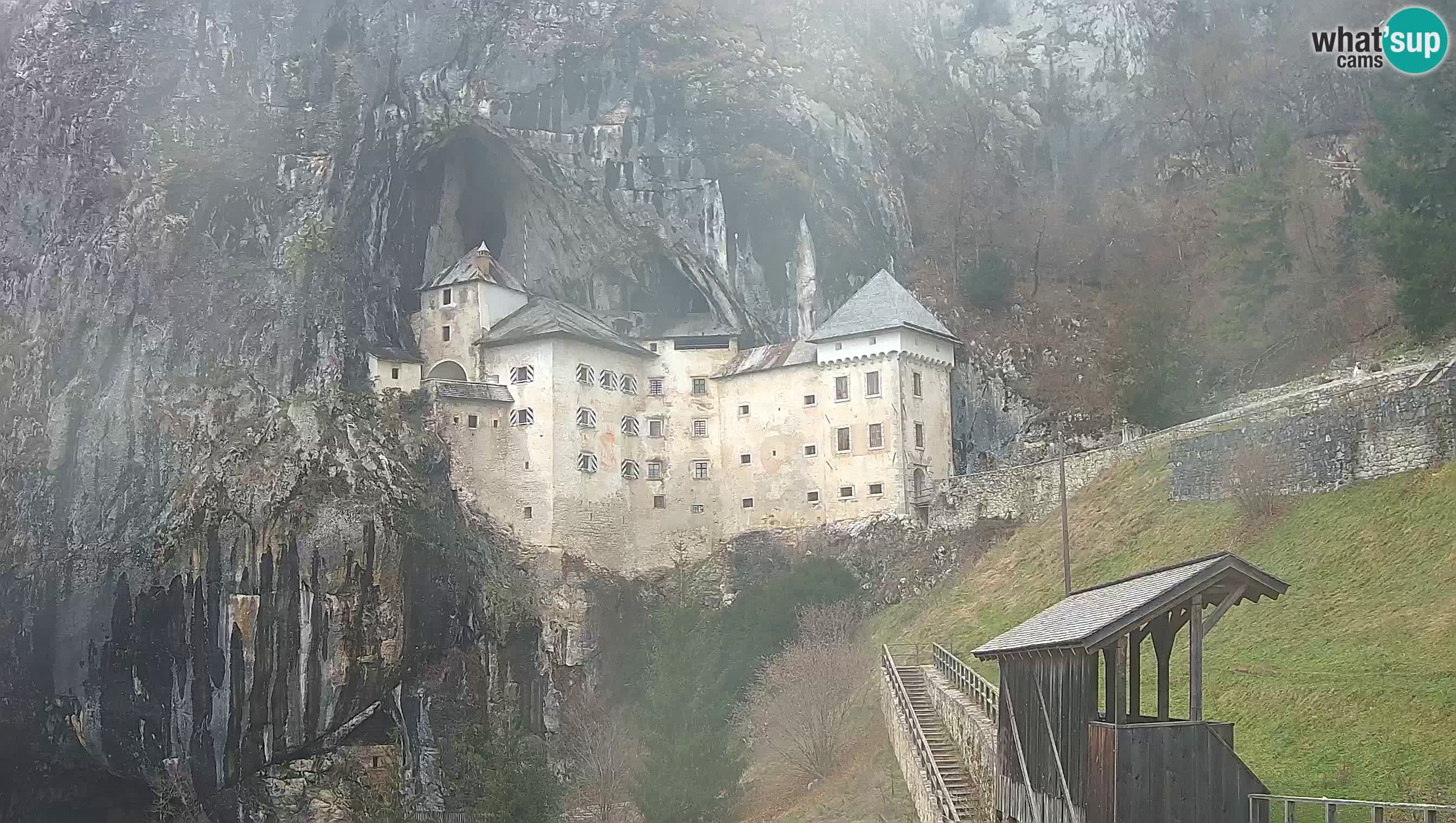 Live Webcam Grad Predjama – Château de Predjama – Postojna – Slovénie