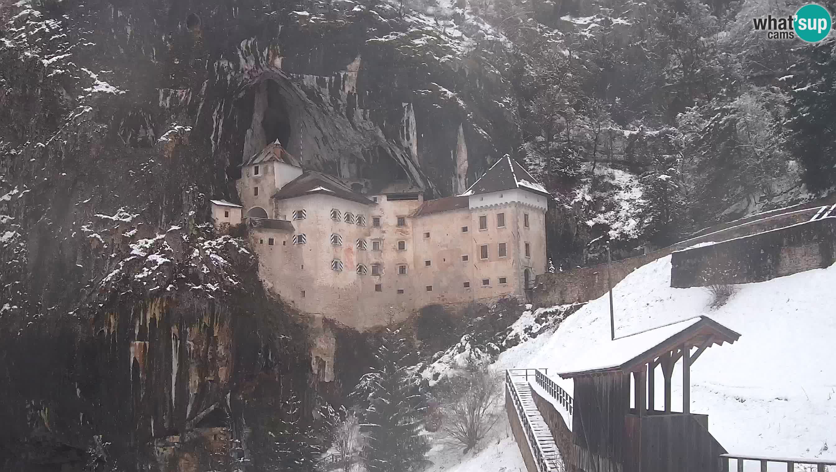 Live Webcam Grad Predjama – Château de Predjama – Postojna – Slovénie