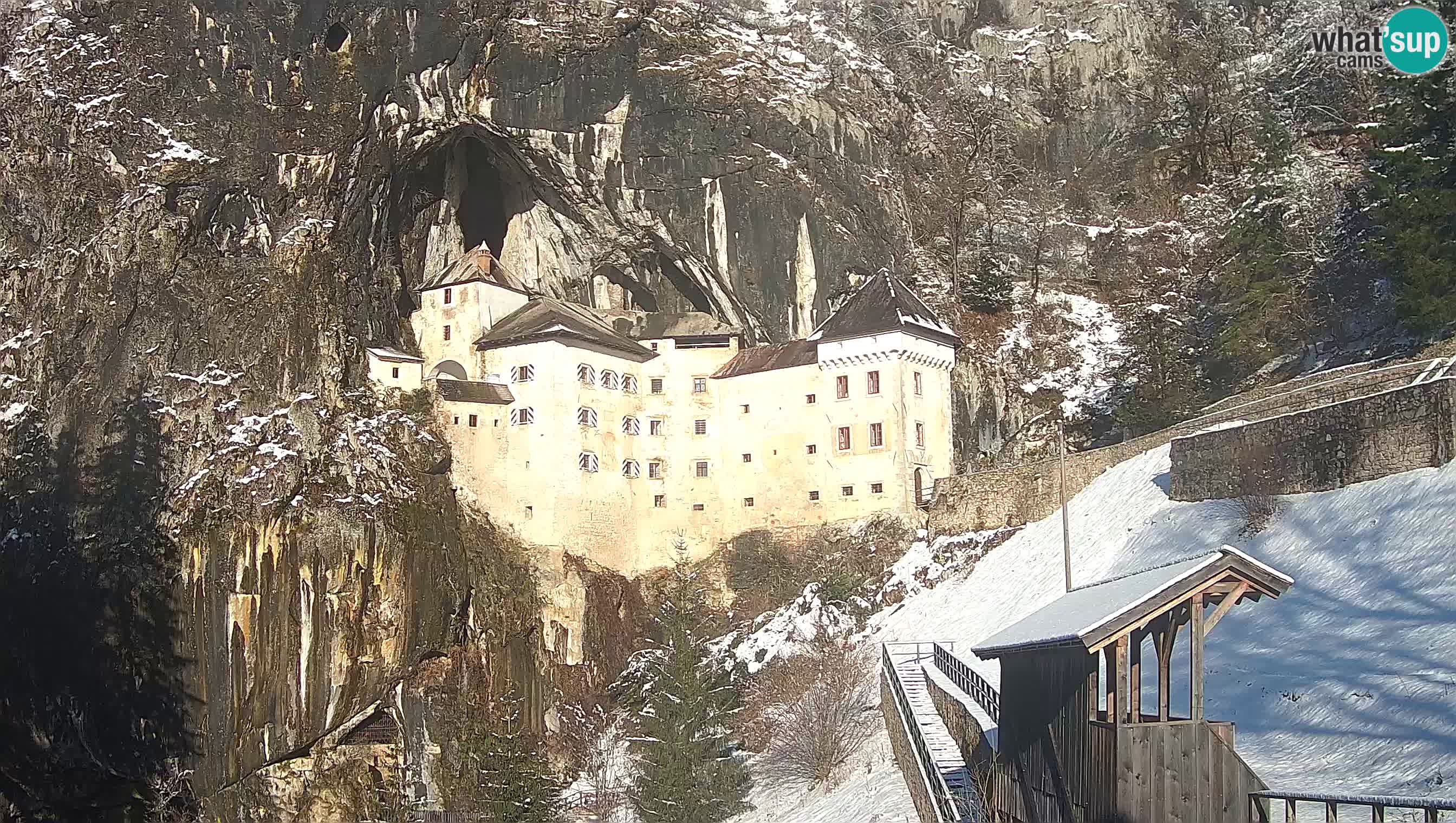 Live Webcam Grad Predjama – Château de Predjama – Postojna – Slovénie