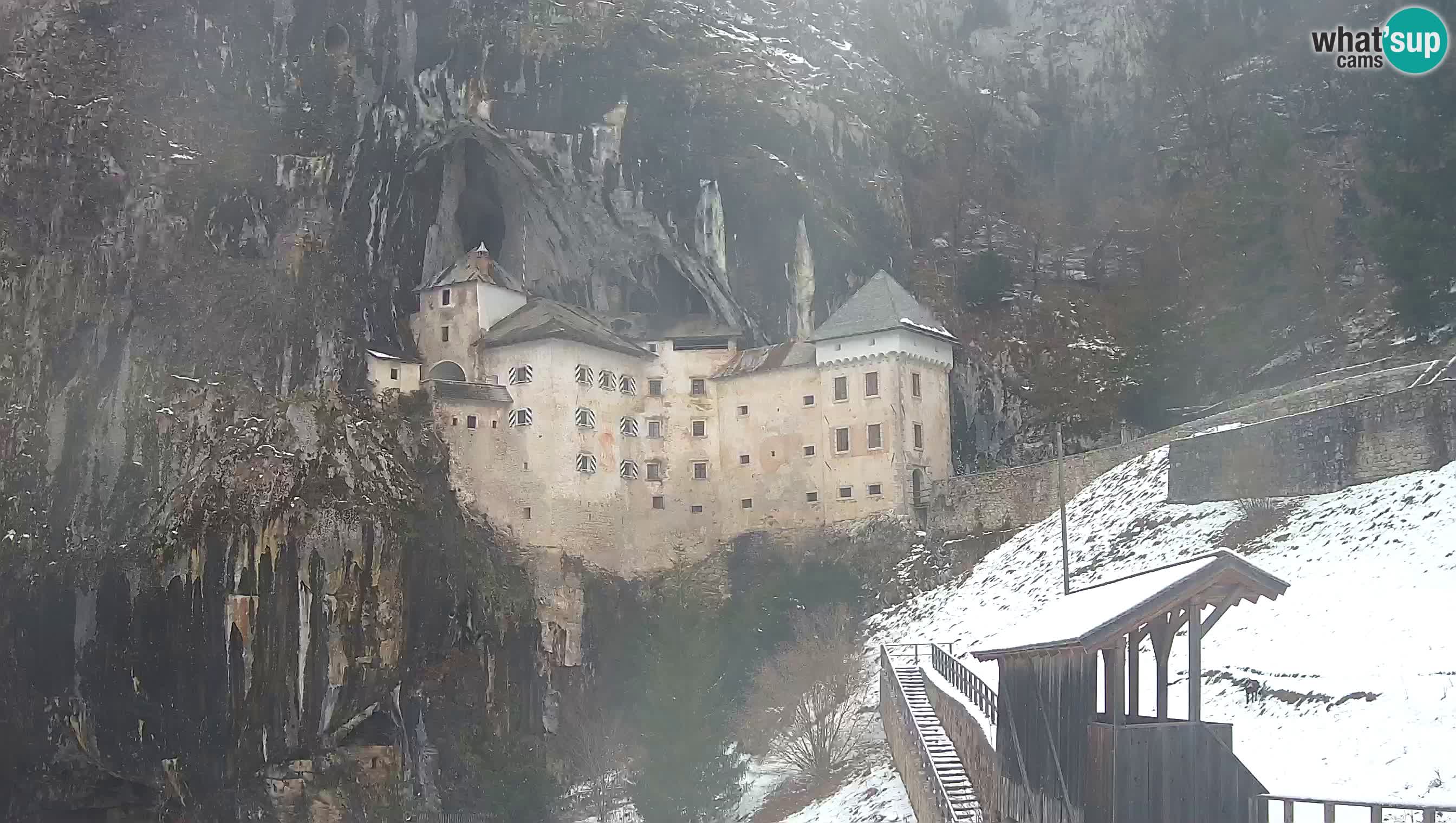 Live Webcam Grad Predjama – Château de Predjama – Postojna – Slovénie