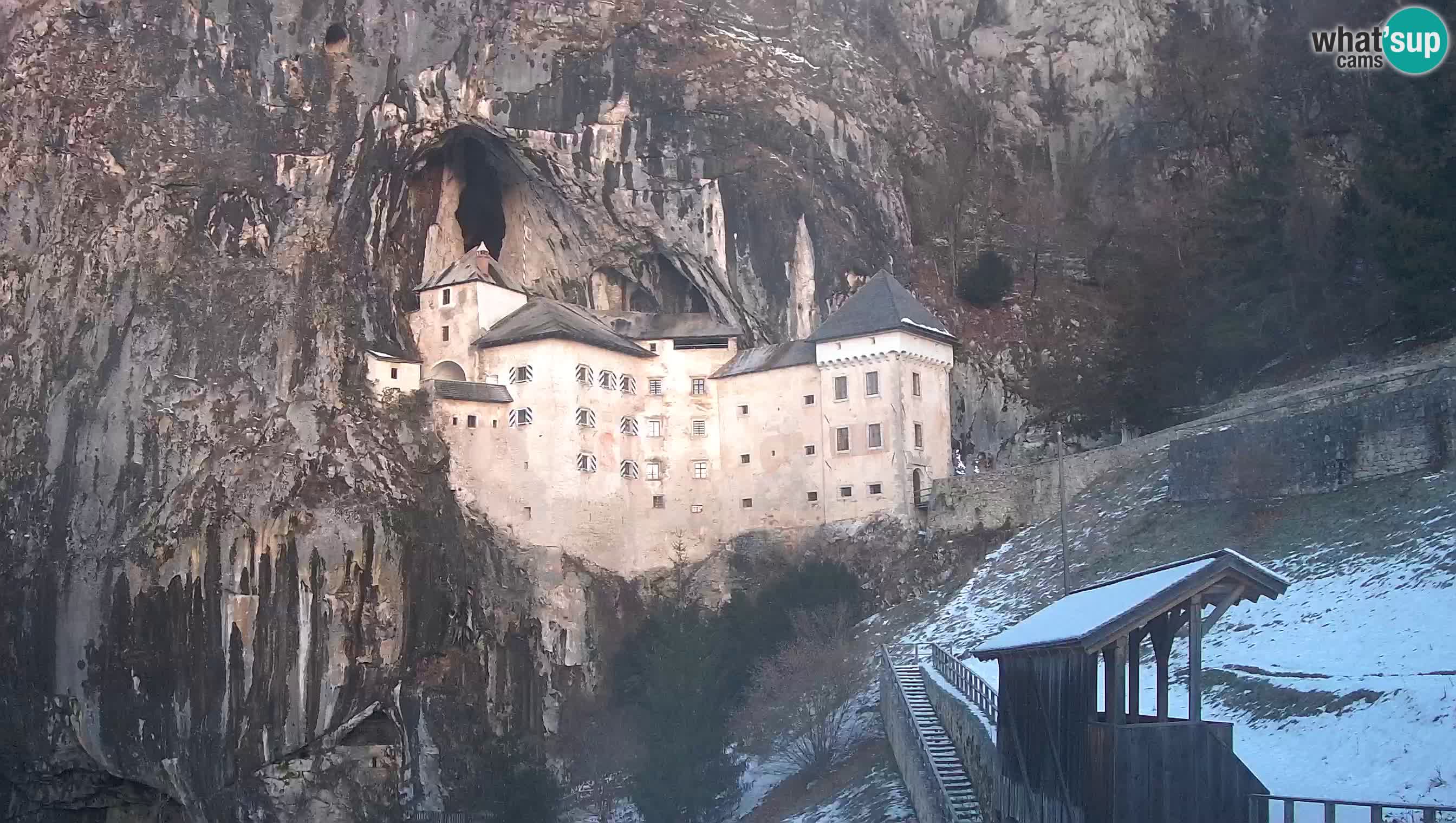 Live Webcam Grad Predjama – Château de Predjama – Postojna – Slovénie