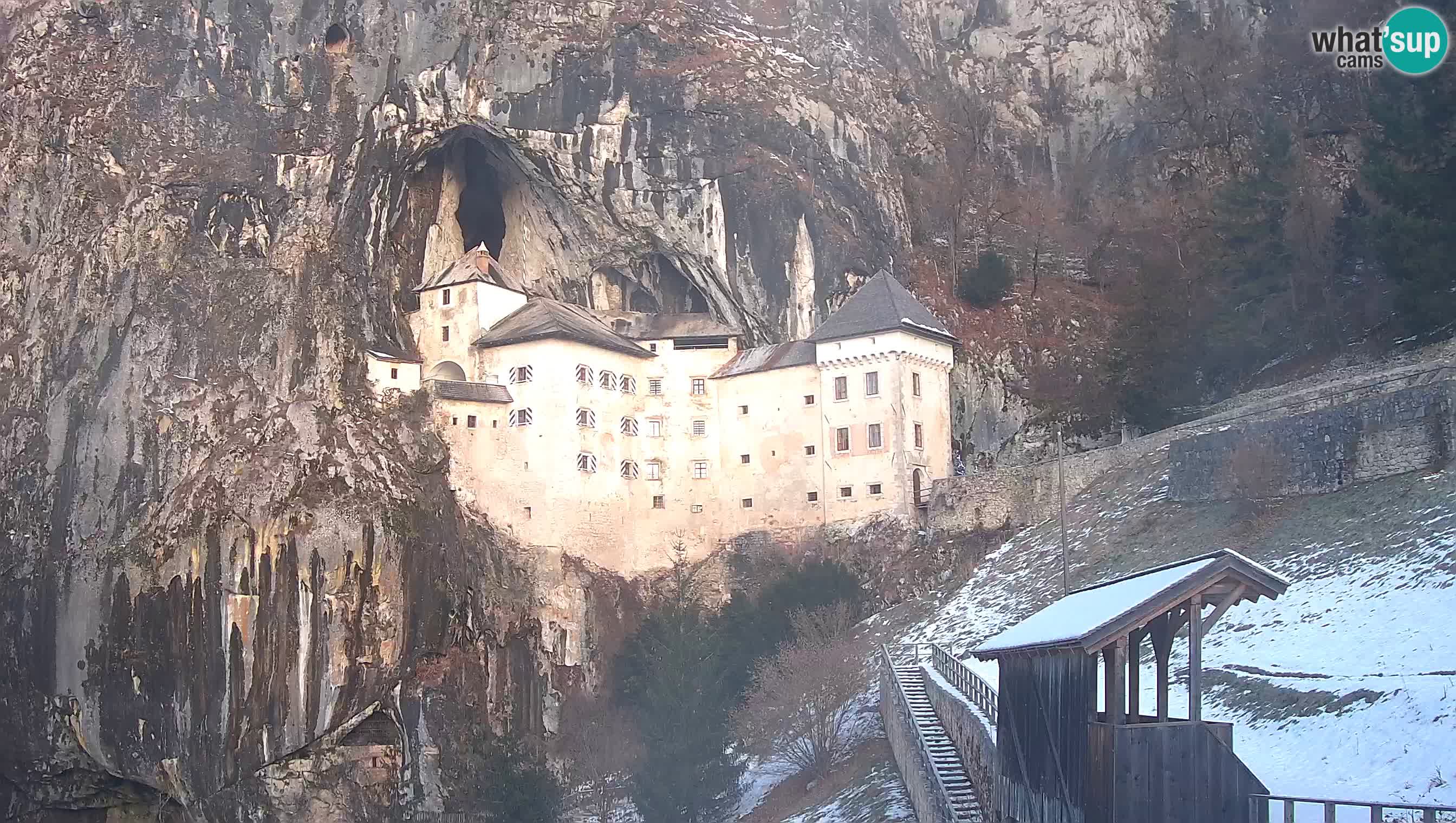 Live Webcam Grad Predjama – Château de Predjama – Postojna – Slovénie