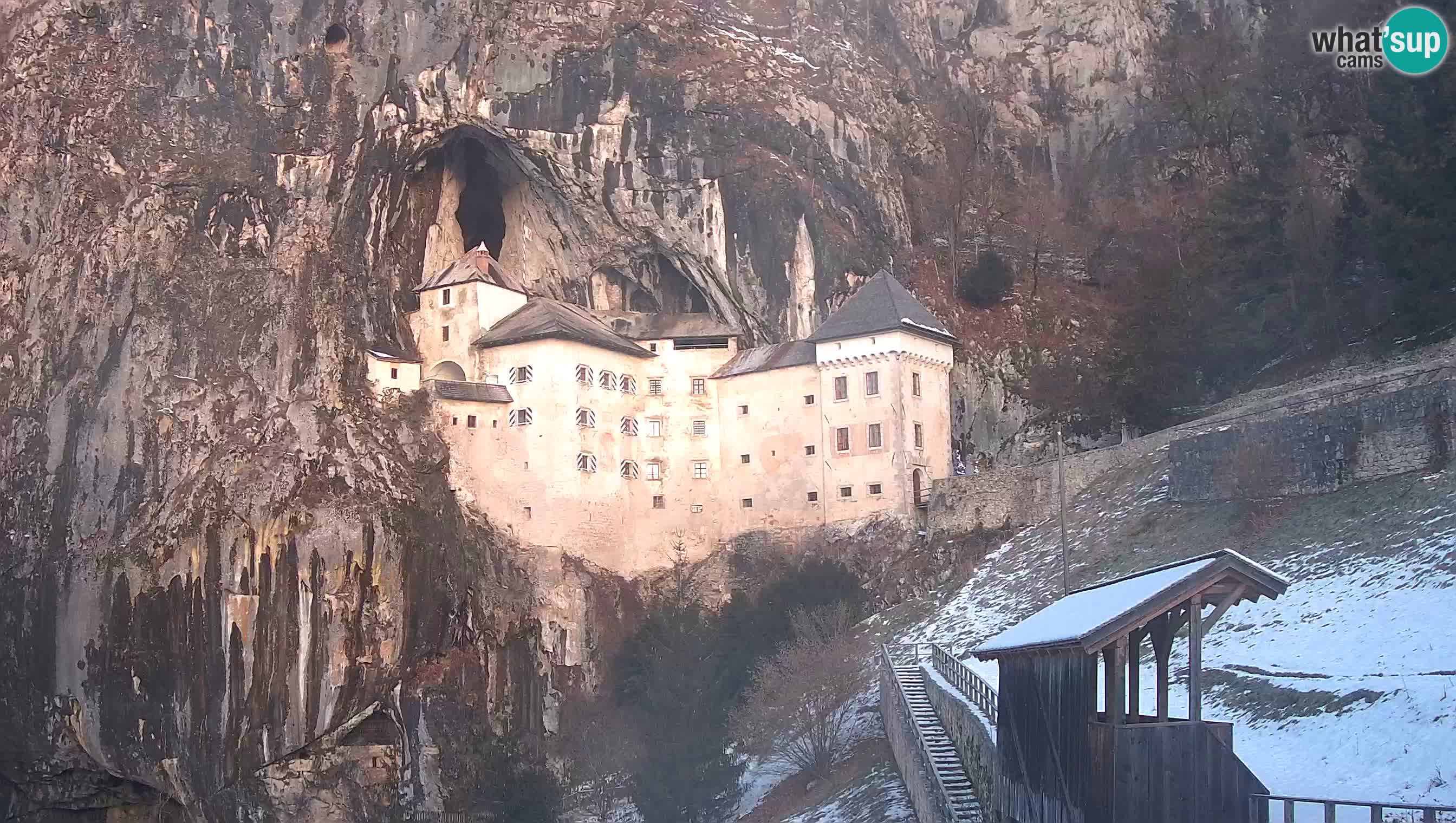 Live Webcam Grad Predjama – Château de Predjama – Postojna – Slovénie