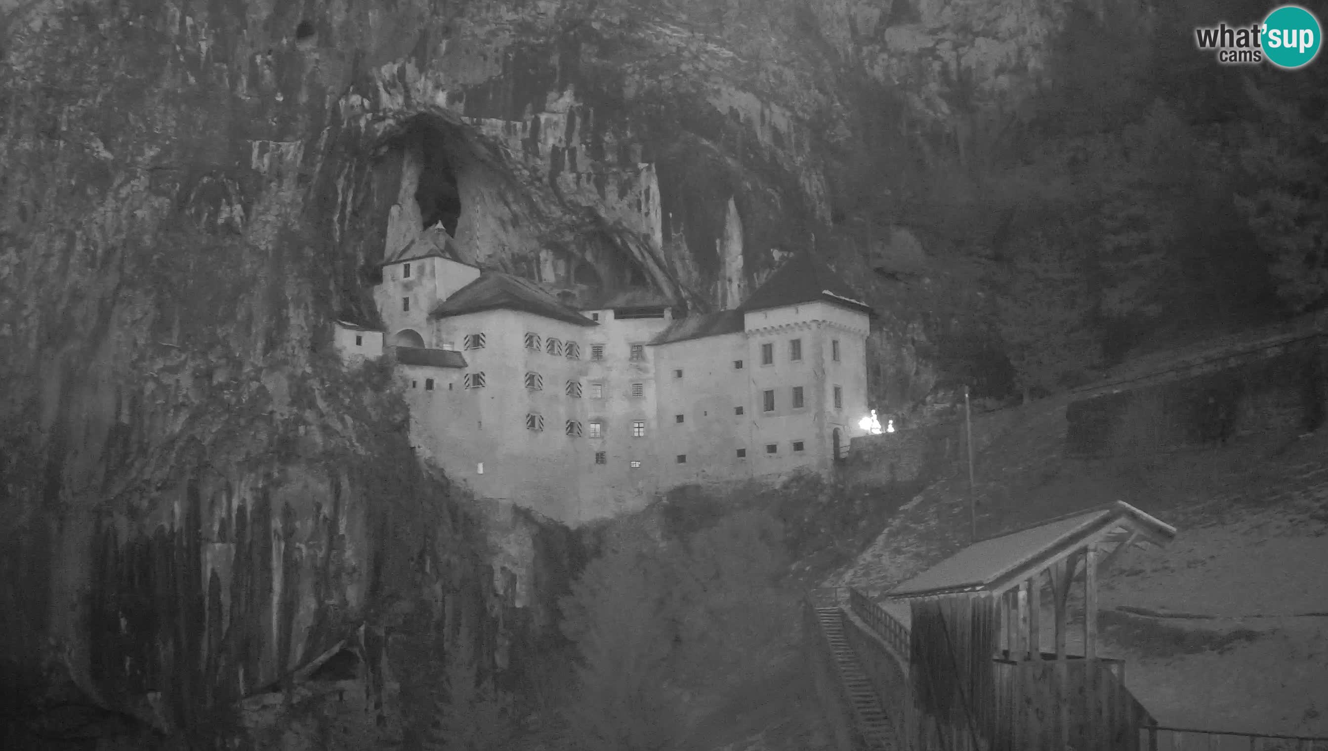 Live Webcam Höhlenburg Predjama – Postojna – Slowenien