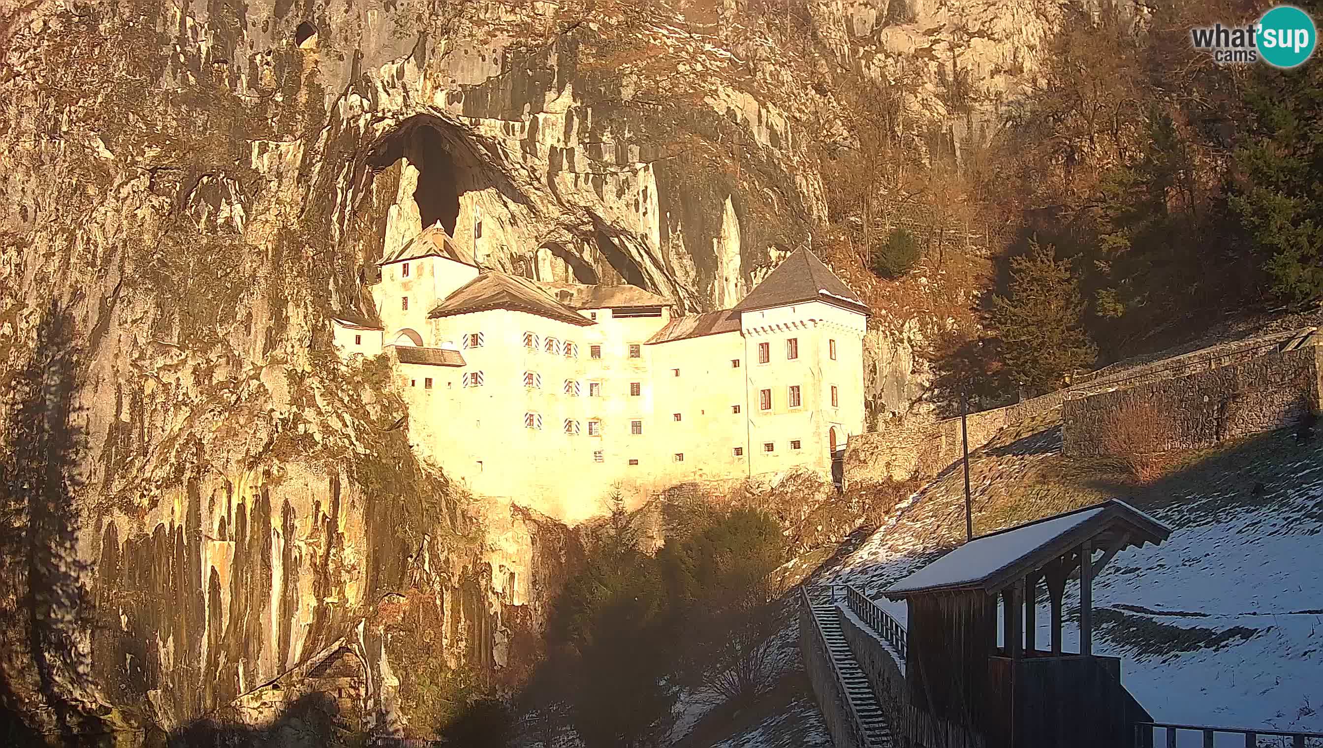 Live Webcam Grad Predjama – Château de Predjama – Postojna – Slovénie