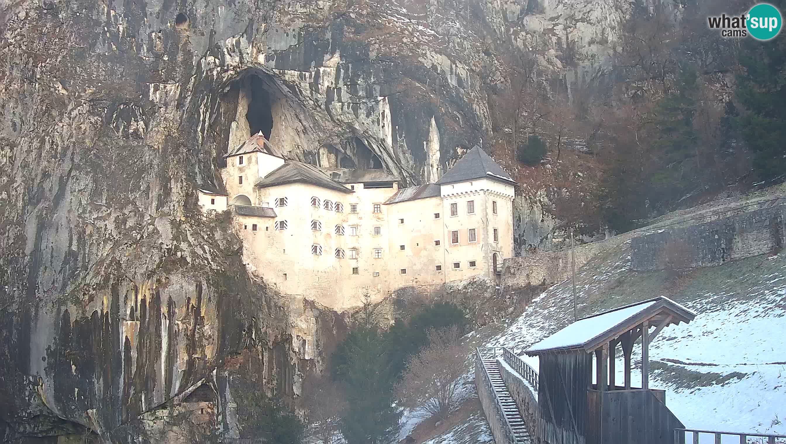 Live Webcam Grad Predjama – Château de Predjama – Postojna – Slovénie