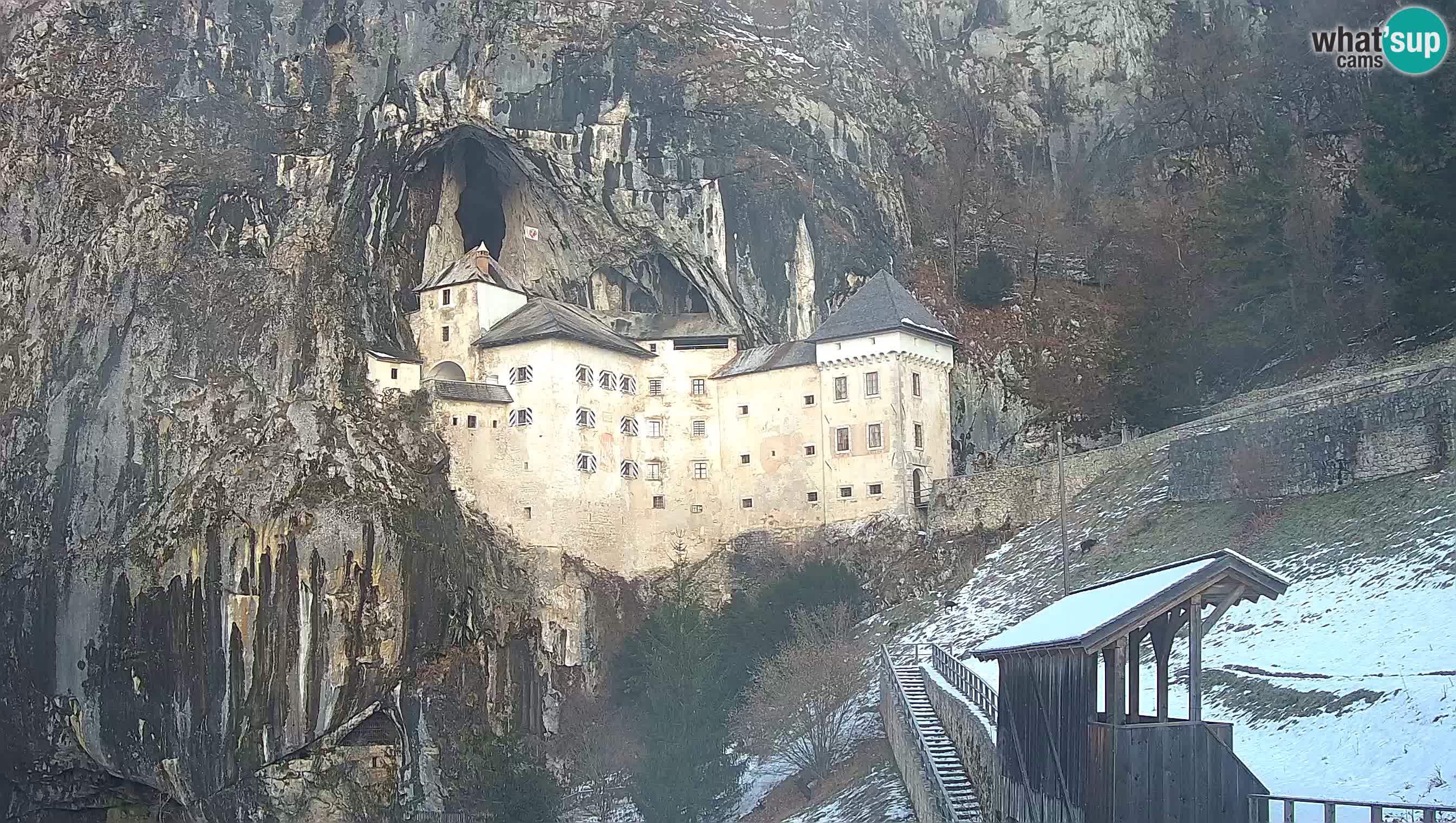 Live Webcam Grad Predjama – Château de Predjama – Postojna – Slovénie