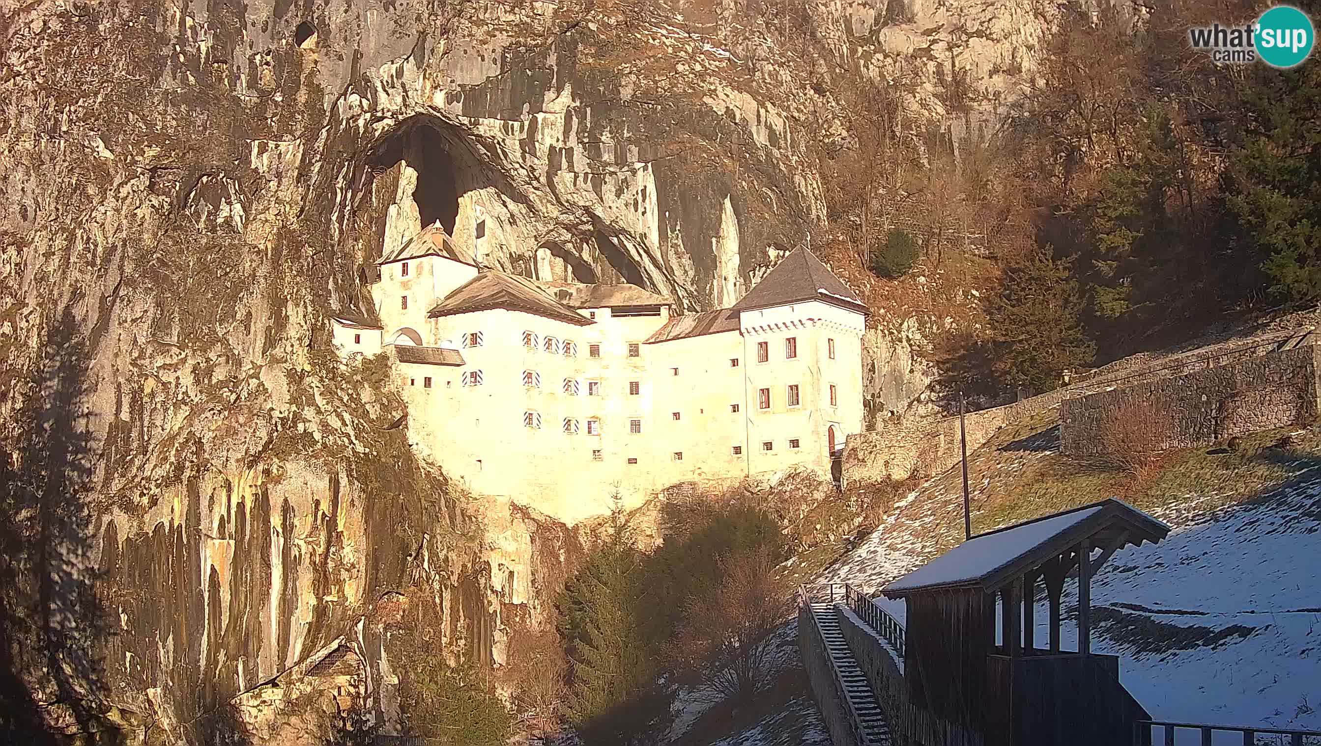 Live Webcam Grad Predjama – Château de Predjama – Postojna – Slovénie