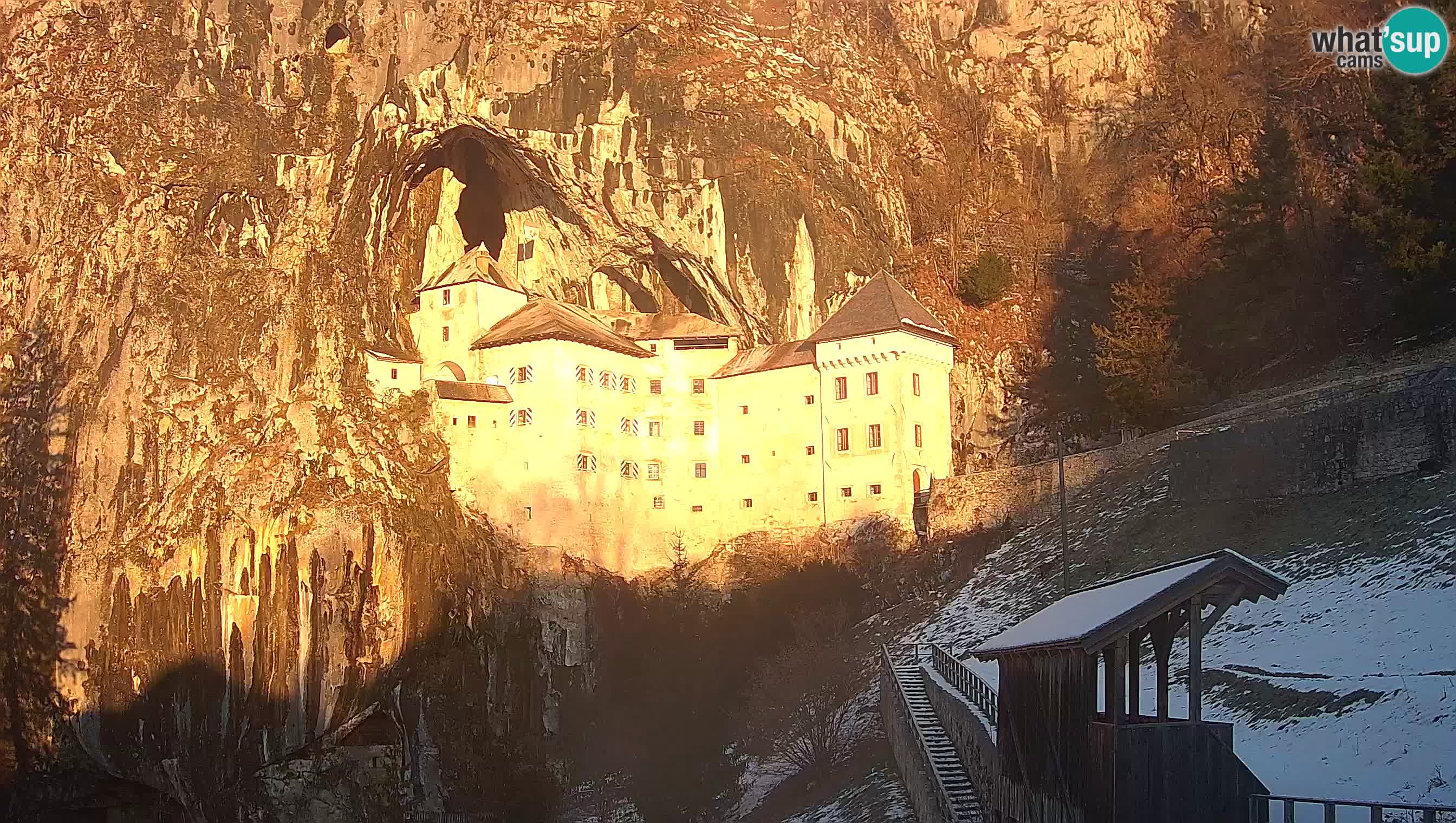 Live Webcam Grad Predjama – Château de Predjama – Postojna – Slovénie