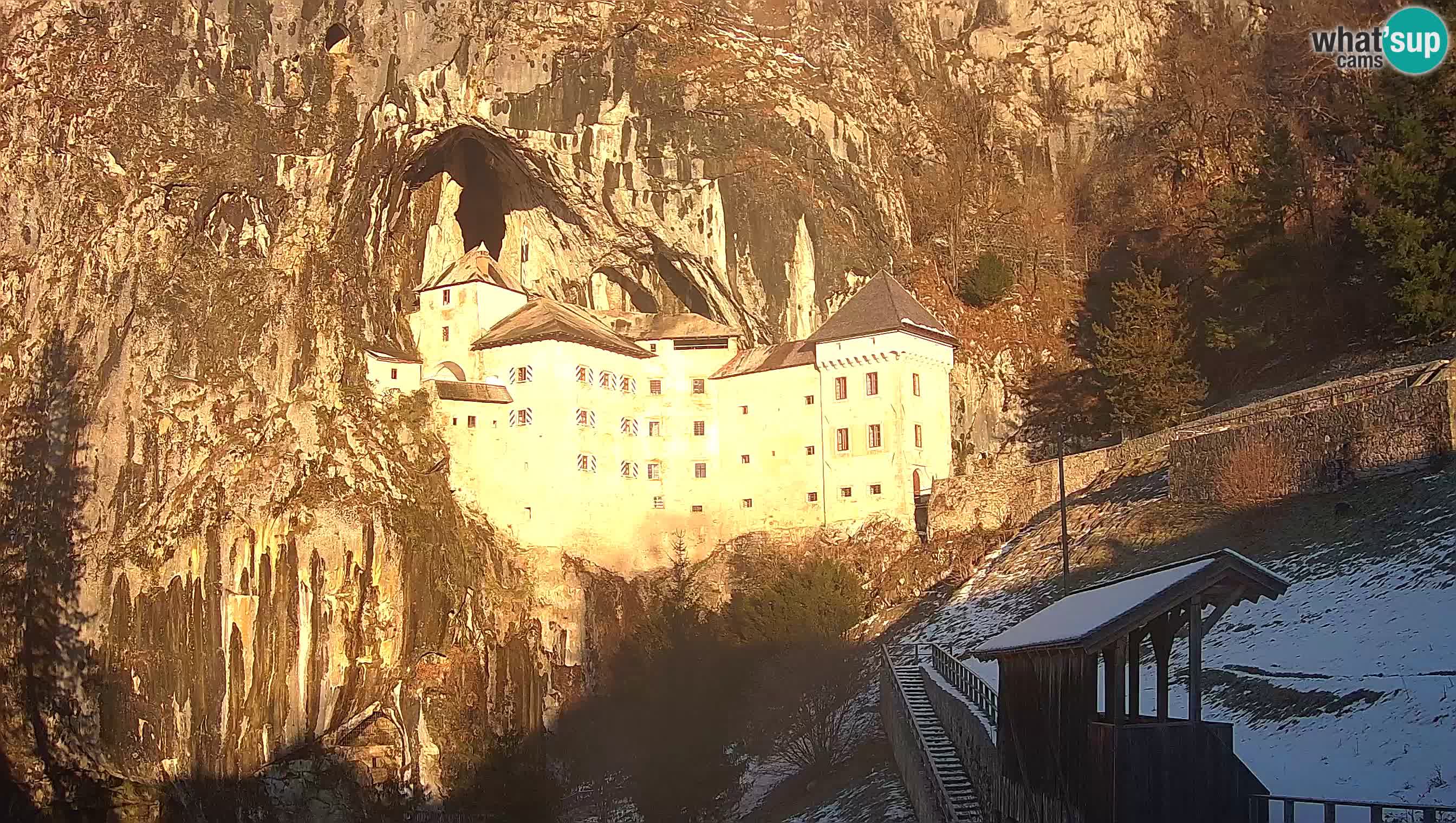 Live Webcam Grad Predjama – Château de Predjama – Postojna – Slovénie