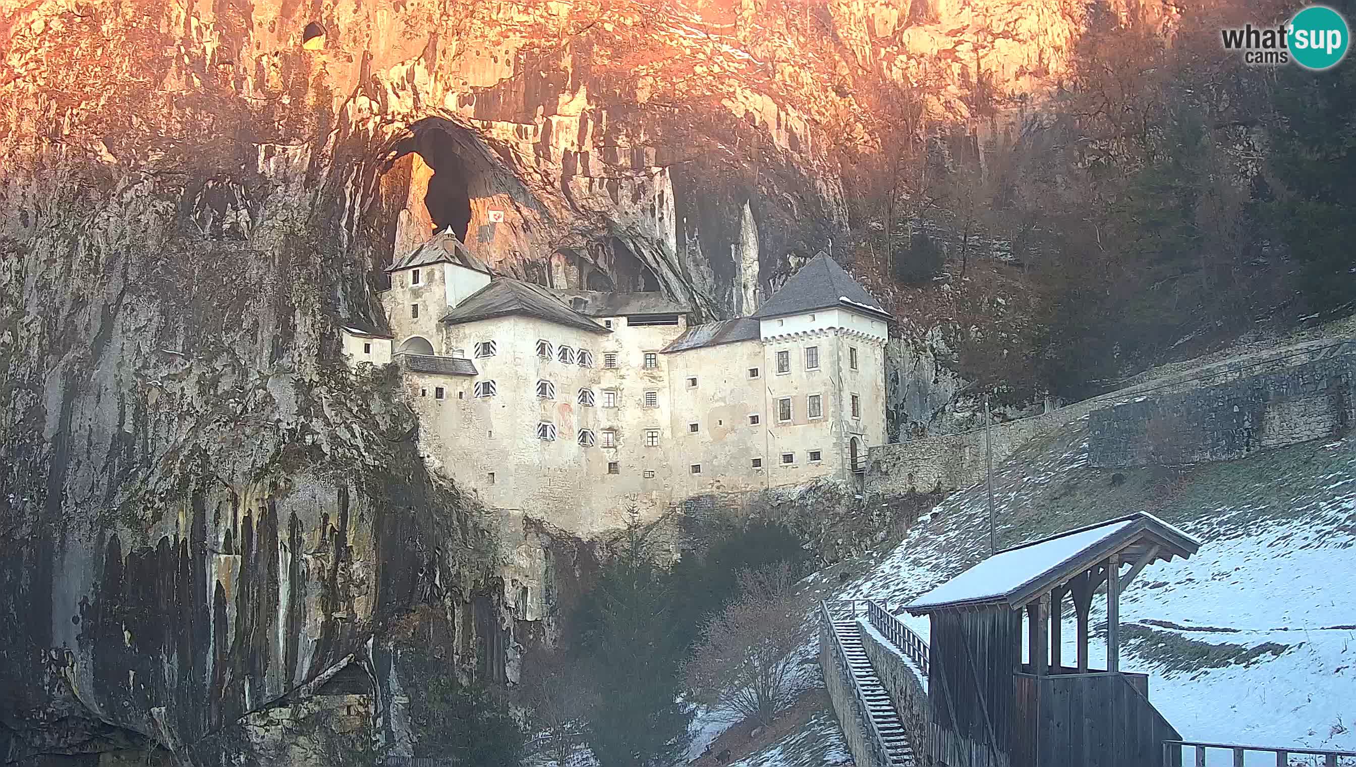 Live Webcam Grad Predjama – Château de Predjama – Postojna – Slovénie