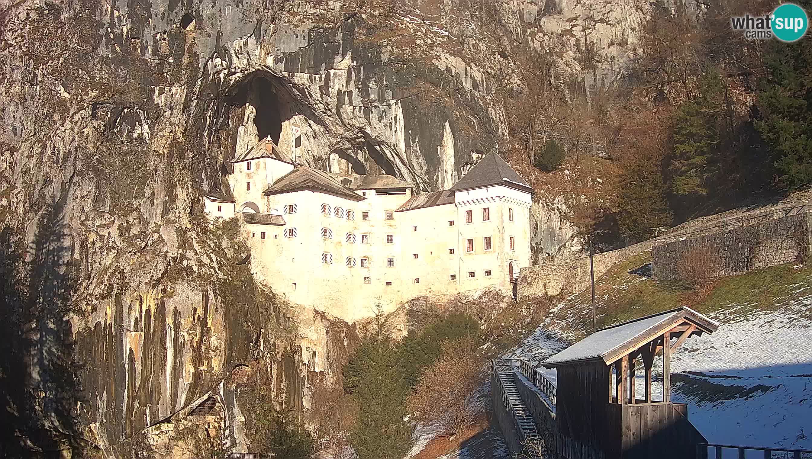 Live Webcam Grad Predjama – Château de Predjama – Postojna – Slovénie