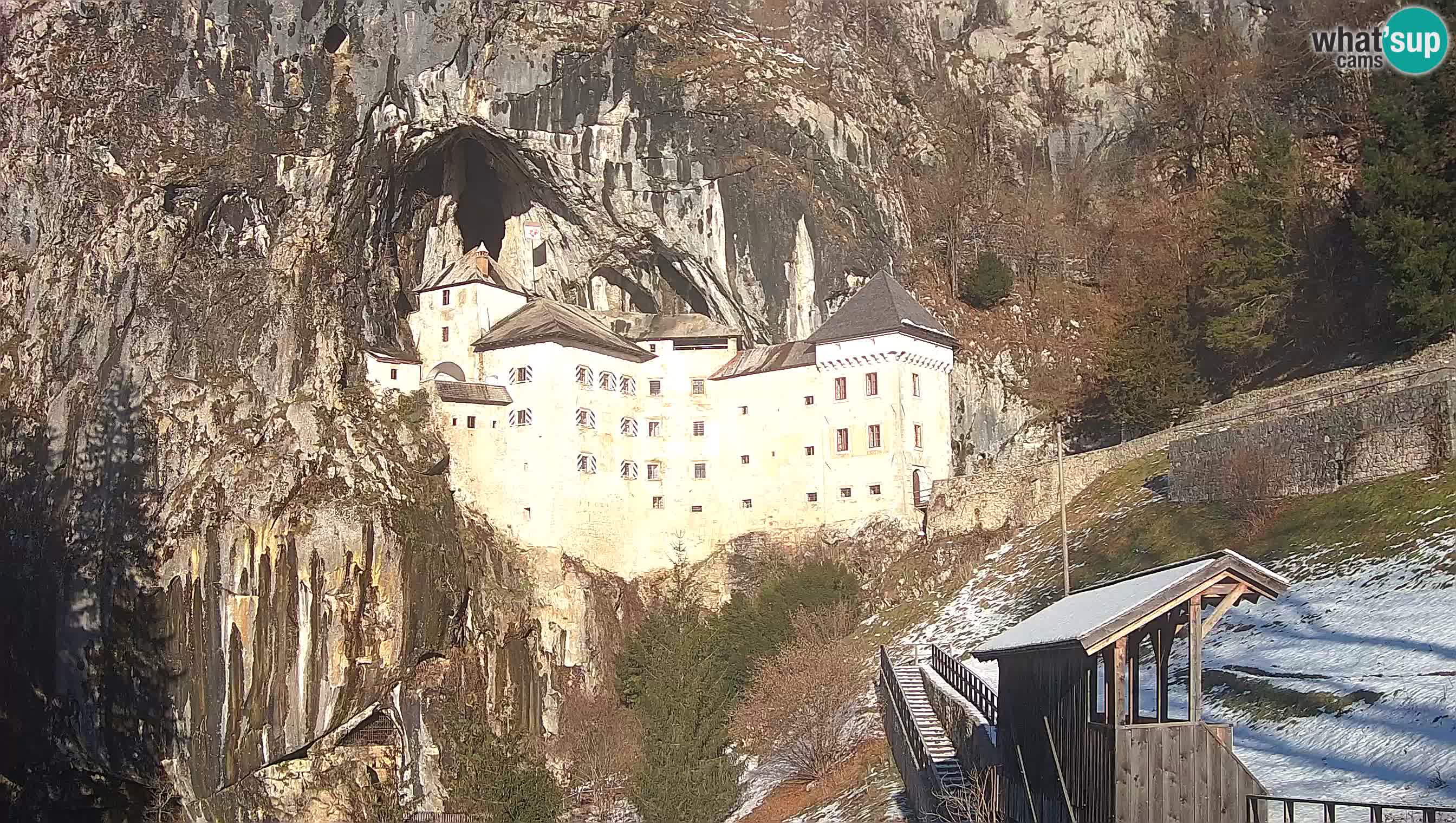 Live Webcam Grad Predjama – Château de Predjama – Postojna – Slovénie