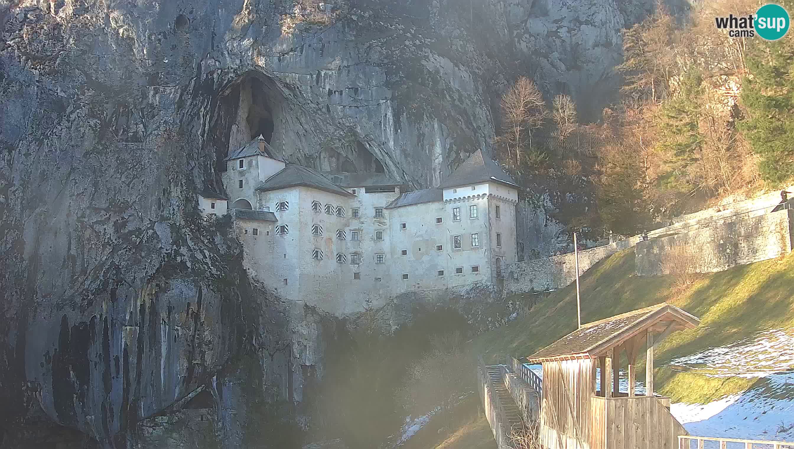 Live Webcam Grad Predjama – Château de Predjama – Postojna – Slovénie