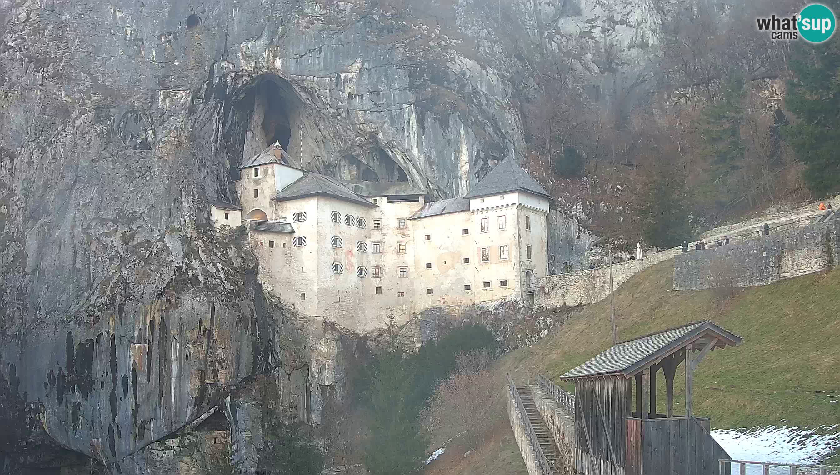 Live Webcam Grad Predjama – Château de Predjama – Postojna – Slovénie