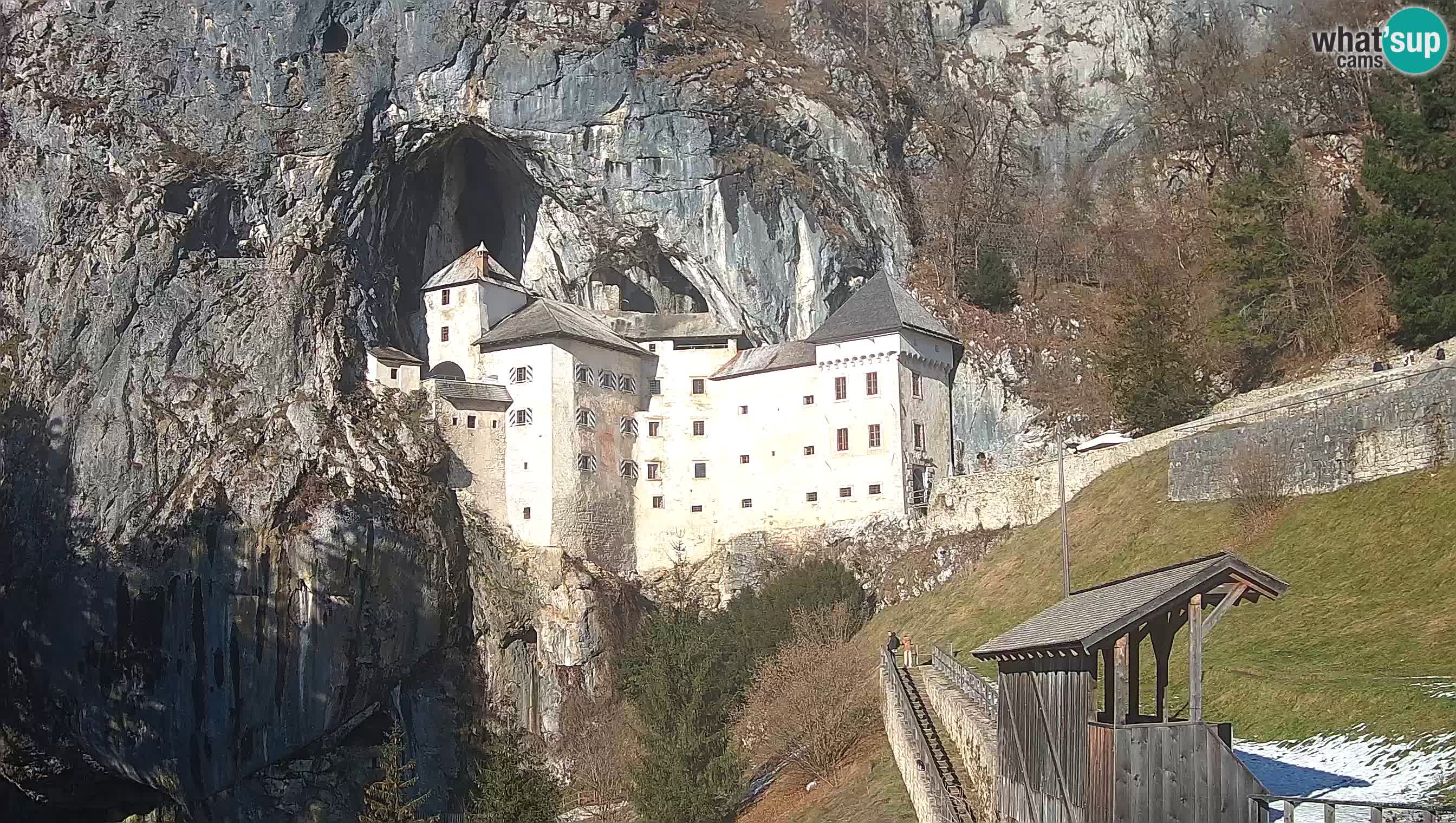 Live Webcam Grad Predjama – Château de Predjama – Postojna – Slovénie