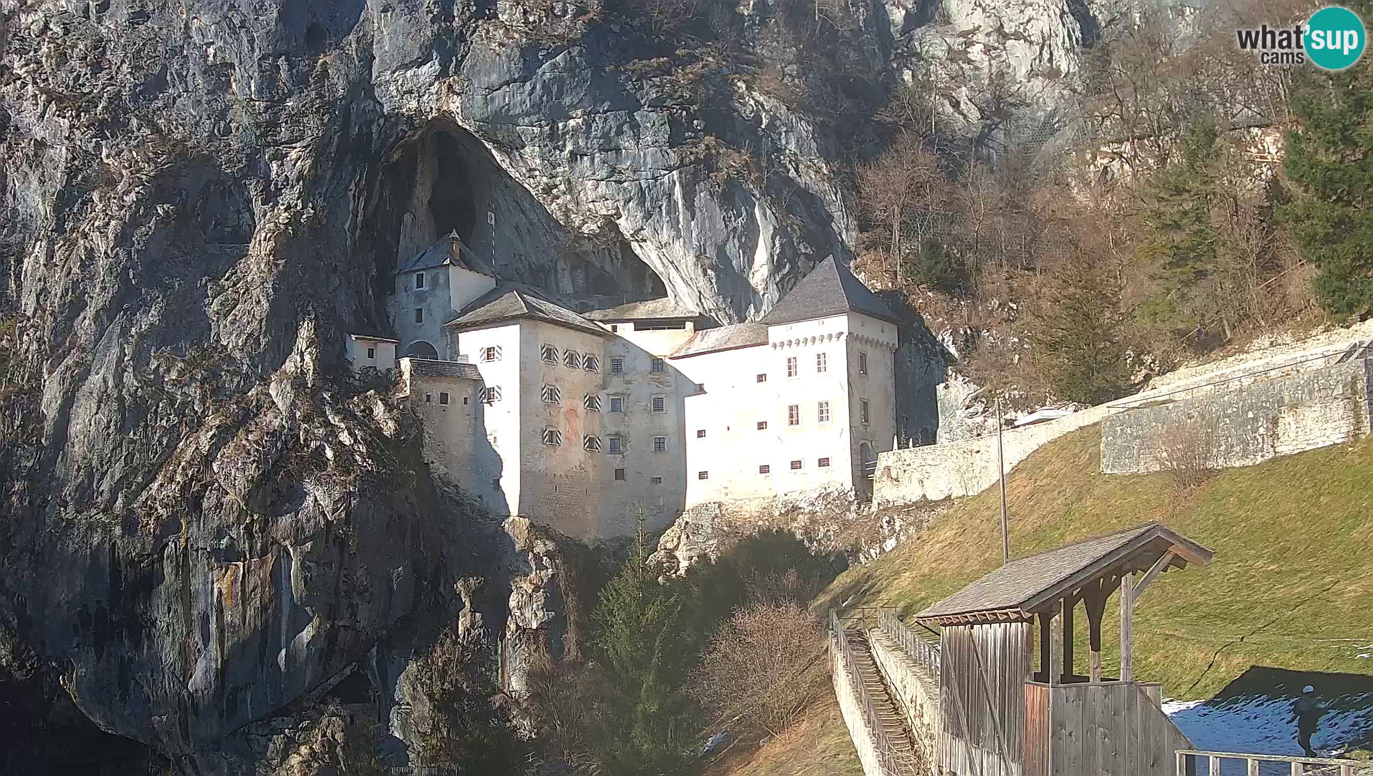 Live Webcam Grad Predjama – Château de Predjama – Postojna – Slovénie