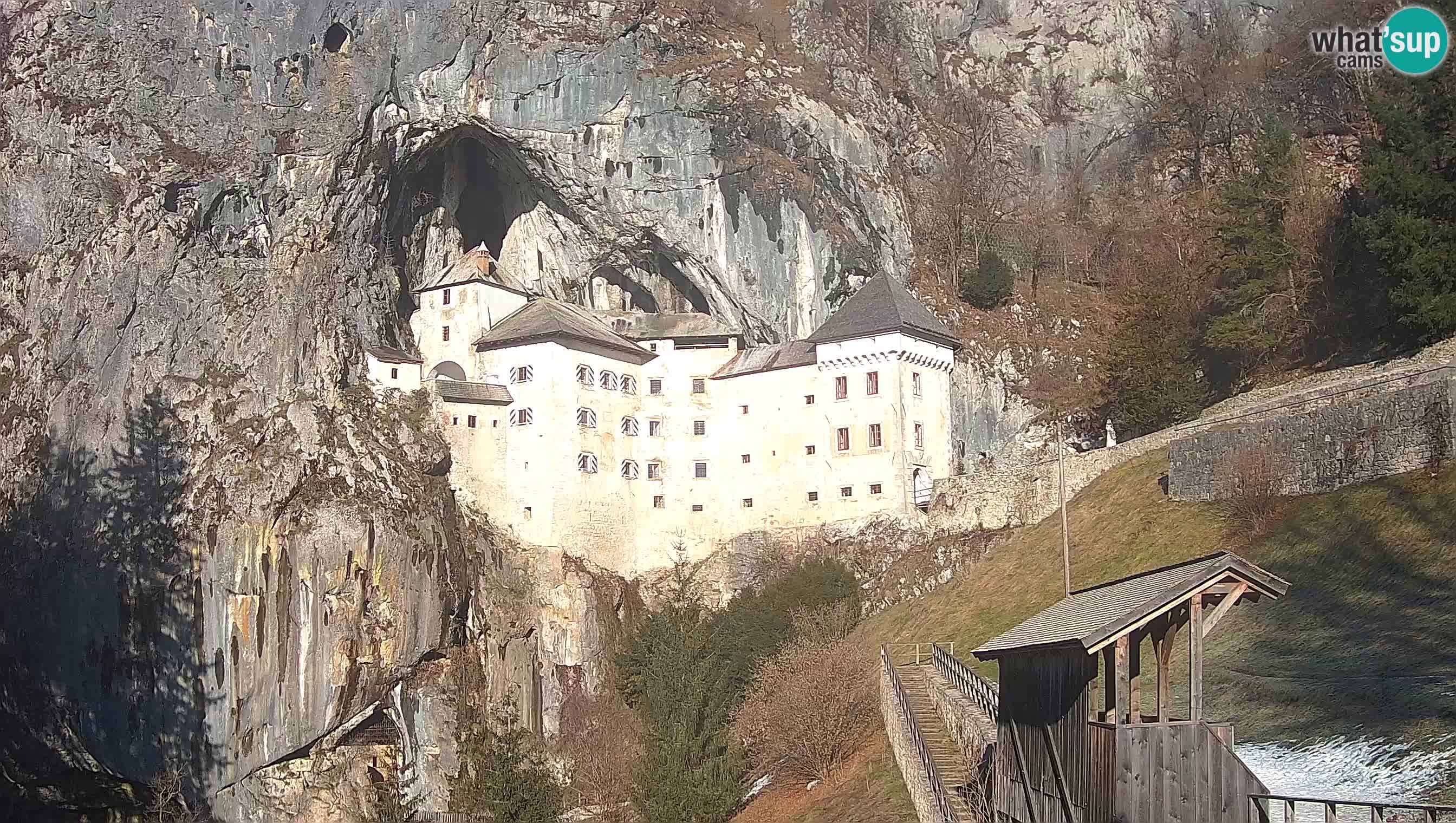 Live Webcam Grad Predjama – Château de Predjama – Postojna – Slovénie