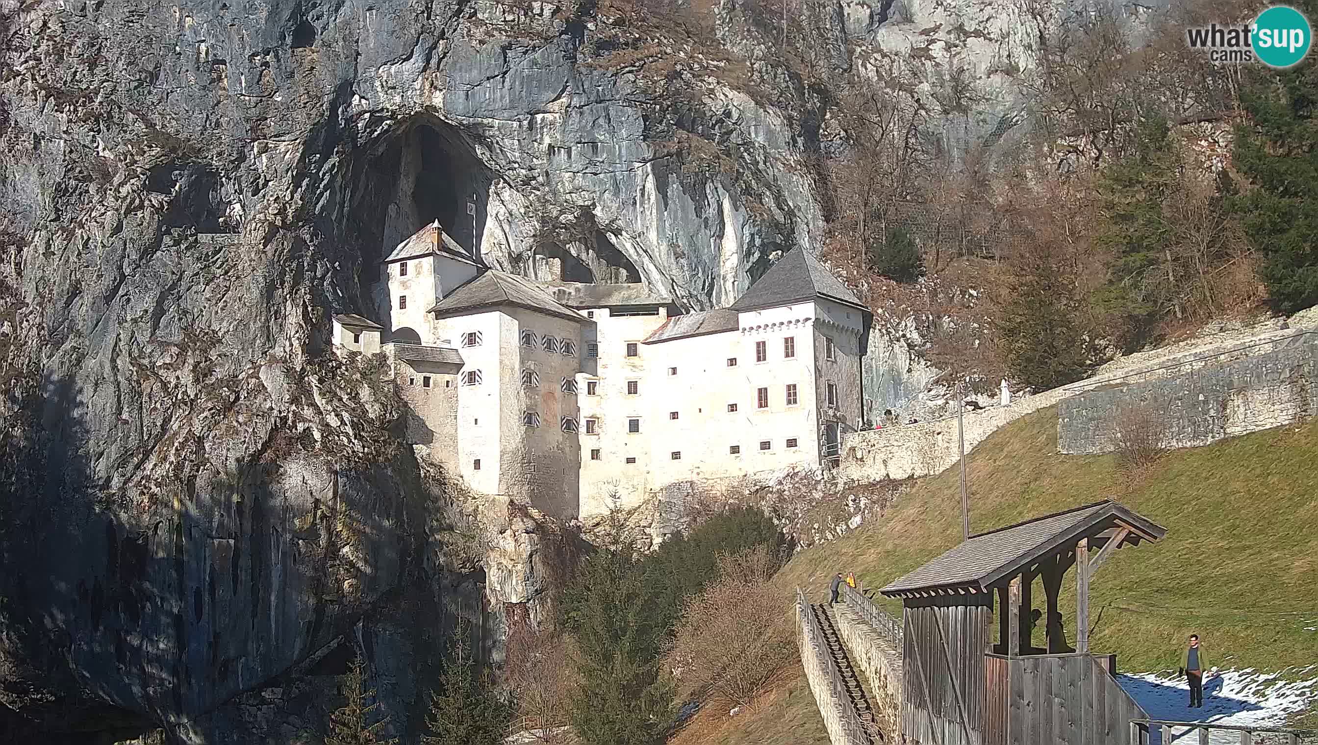 Live Webcam Grad Predjama – Château de Predjama – Postojna – Slovénie