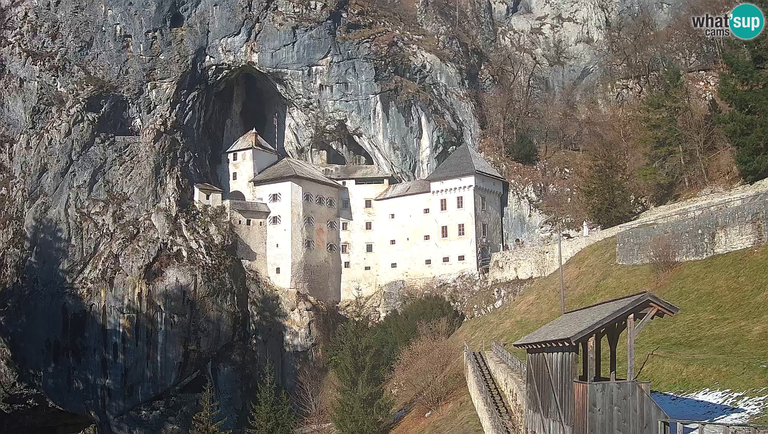 Live Webcam Grad Predjama – Château de Predjama – Postojna – Slovénie