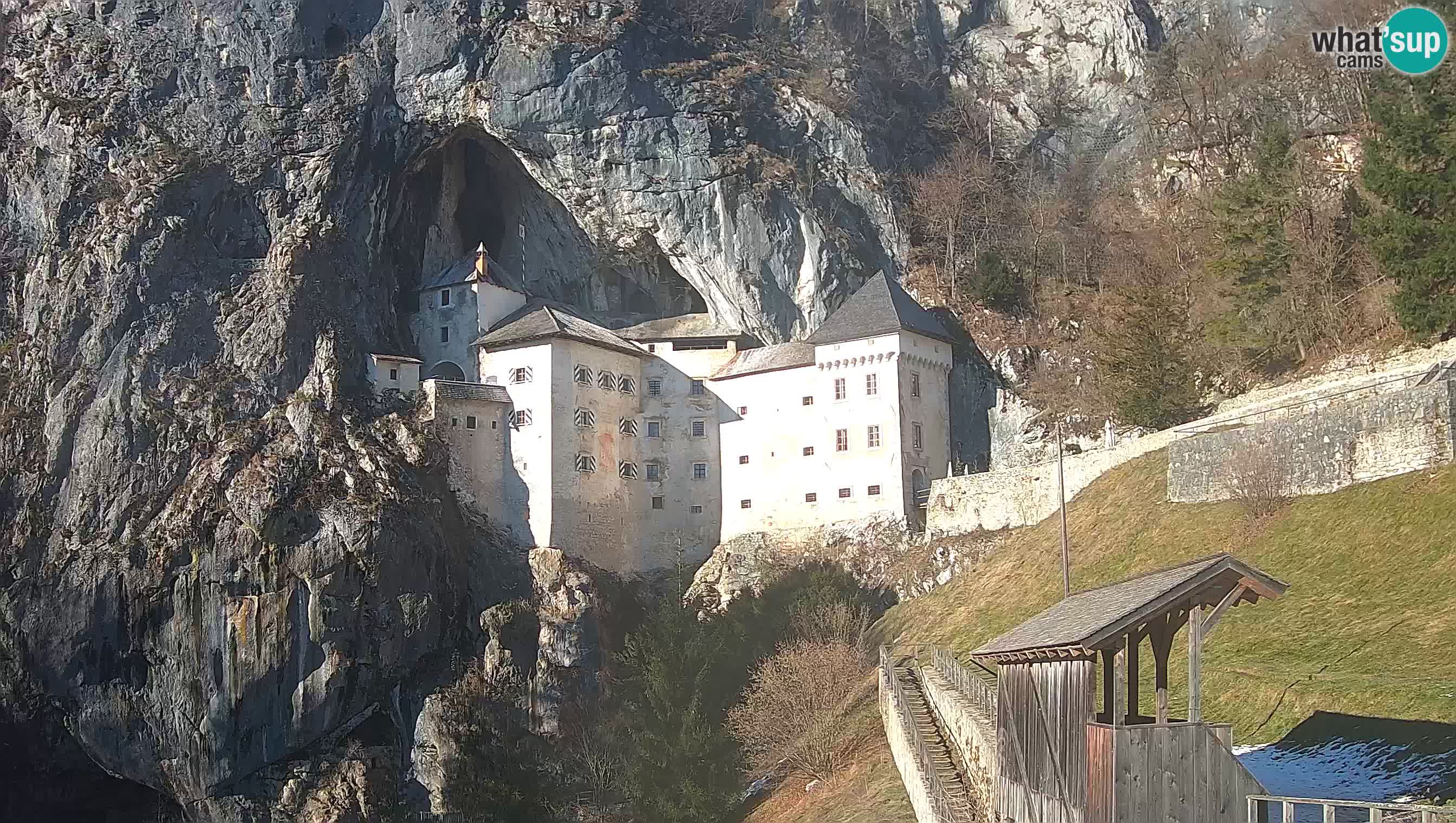 Live Webcam Grad Predjama – Château de Predjama – Postojna – Slovénie