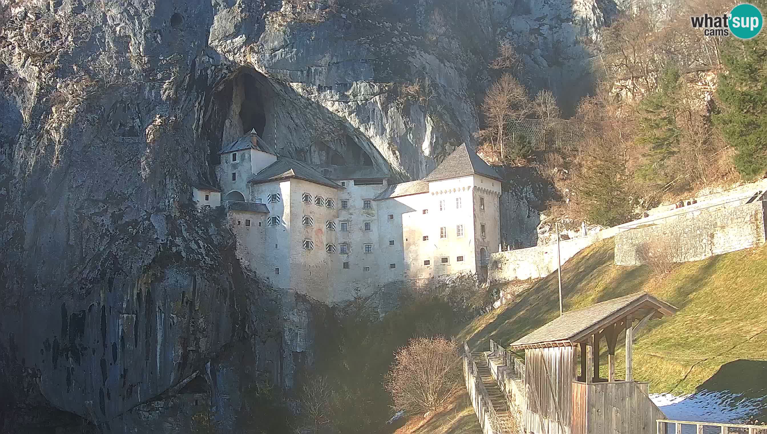 Live Webcam Grad Predjama – Château de Predjama – Postojna – Slovénie