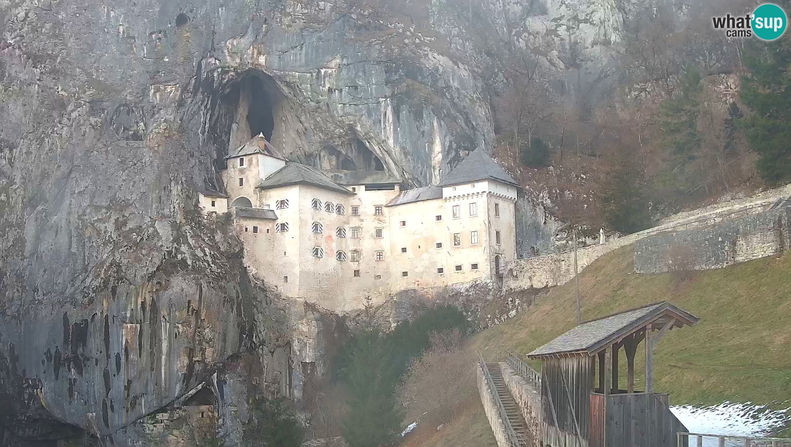 Live Webcam Grad Predjama – Château de Predjama – Postojna – Slovénie