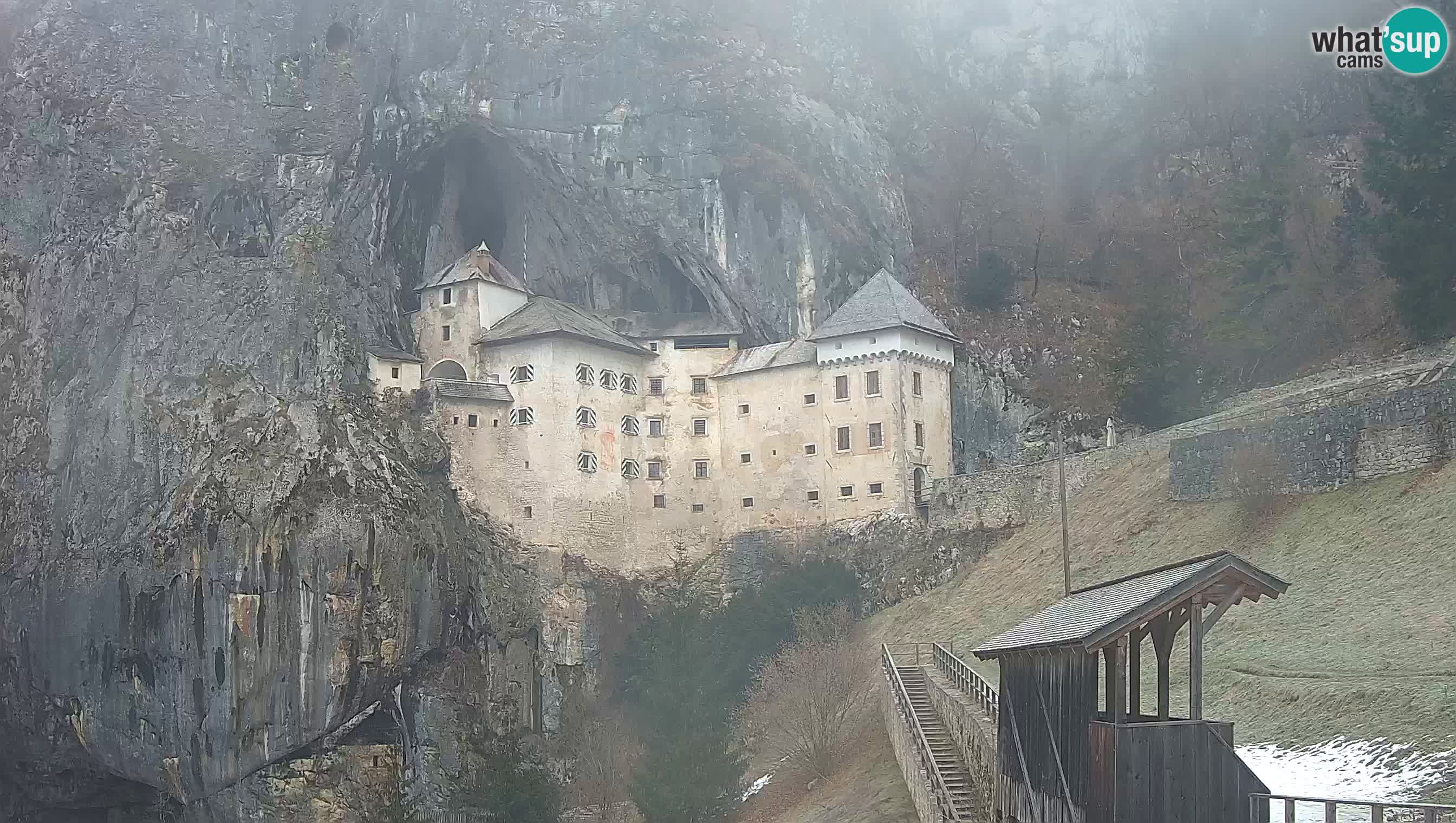 Live Webcam Grad Predjama – Château de Predjama – Postojna – Slovénie