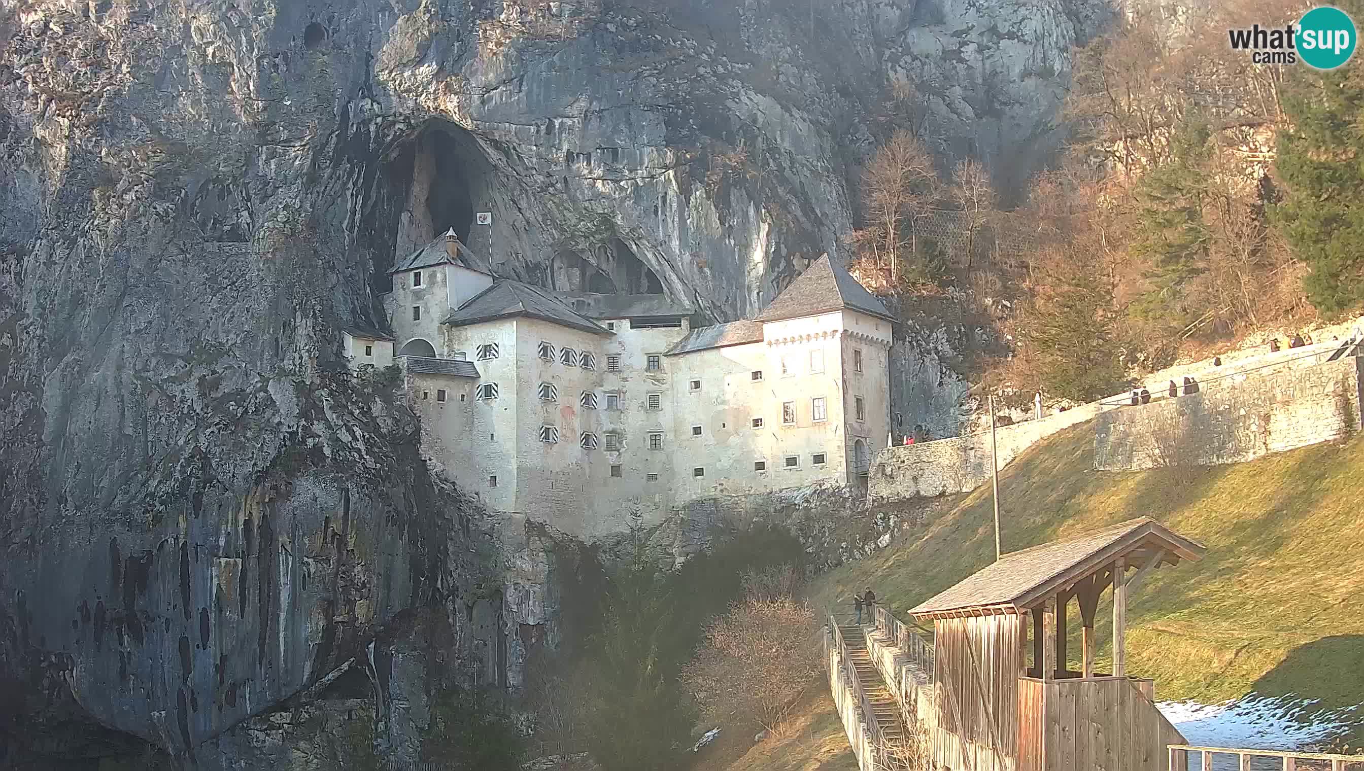 Live Webcam Grad Predjama – Château de Predjama – Postojna – Slovénie