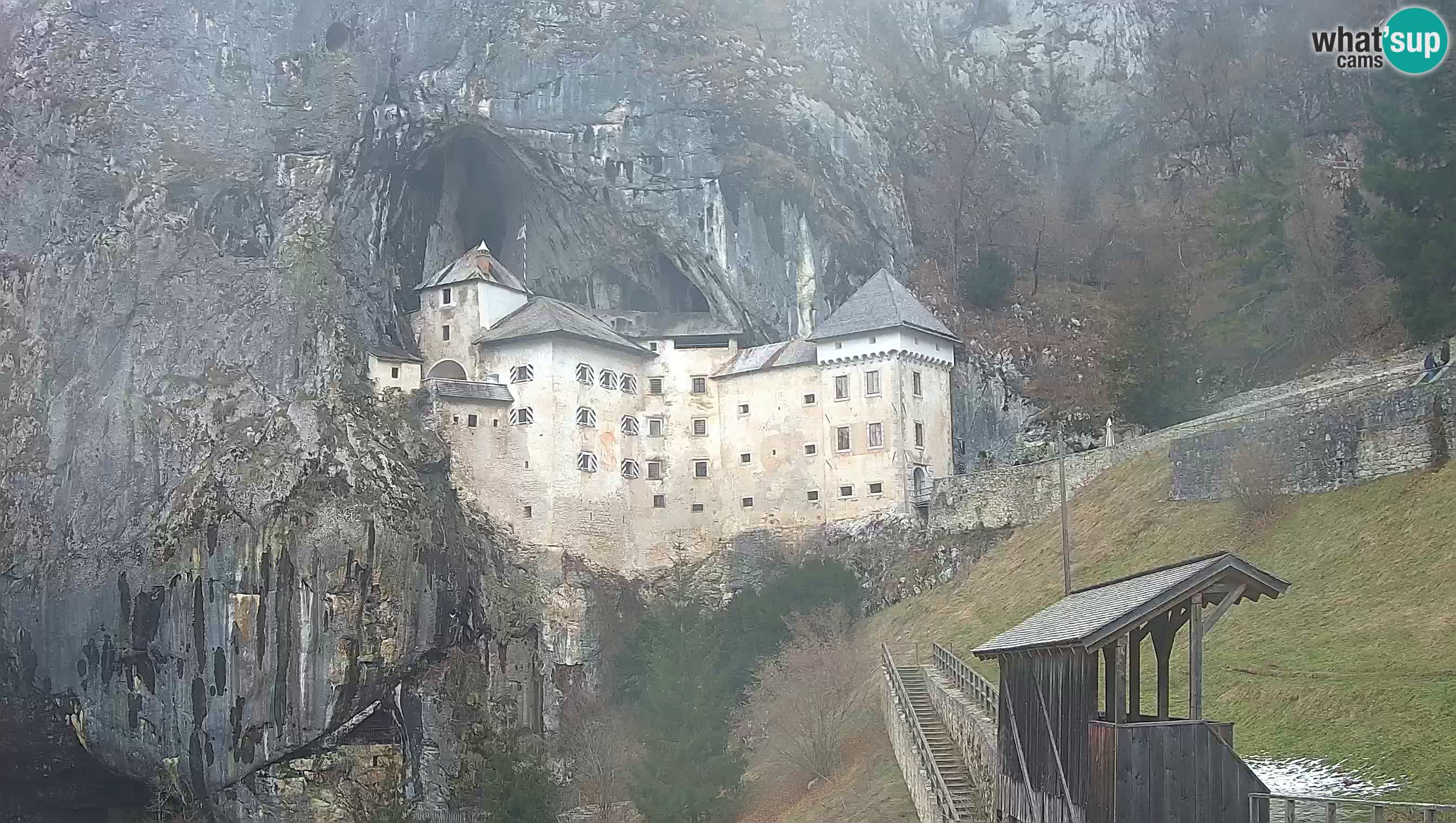 Live Webcam Grad Predjama – Château de Predjama – Postojna – Slovénie