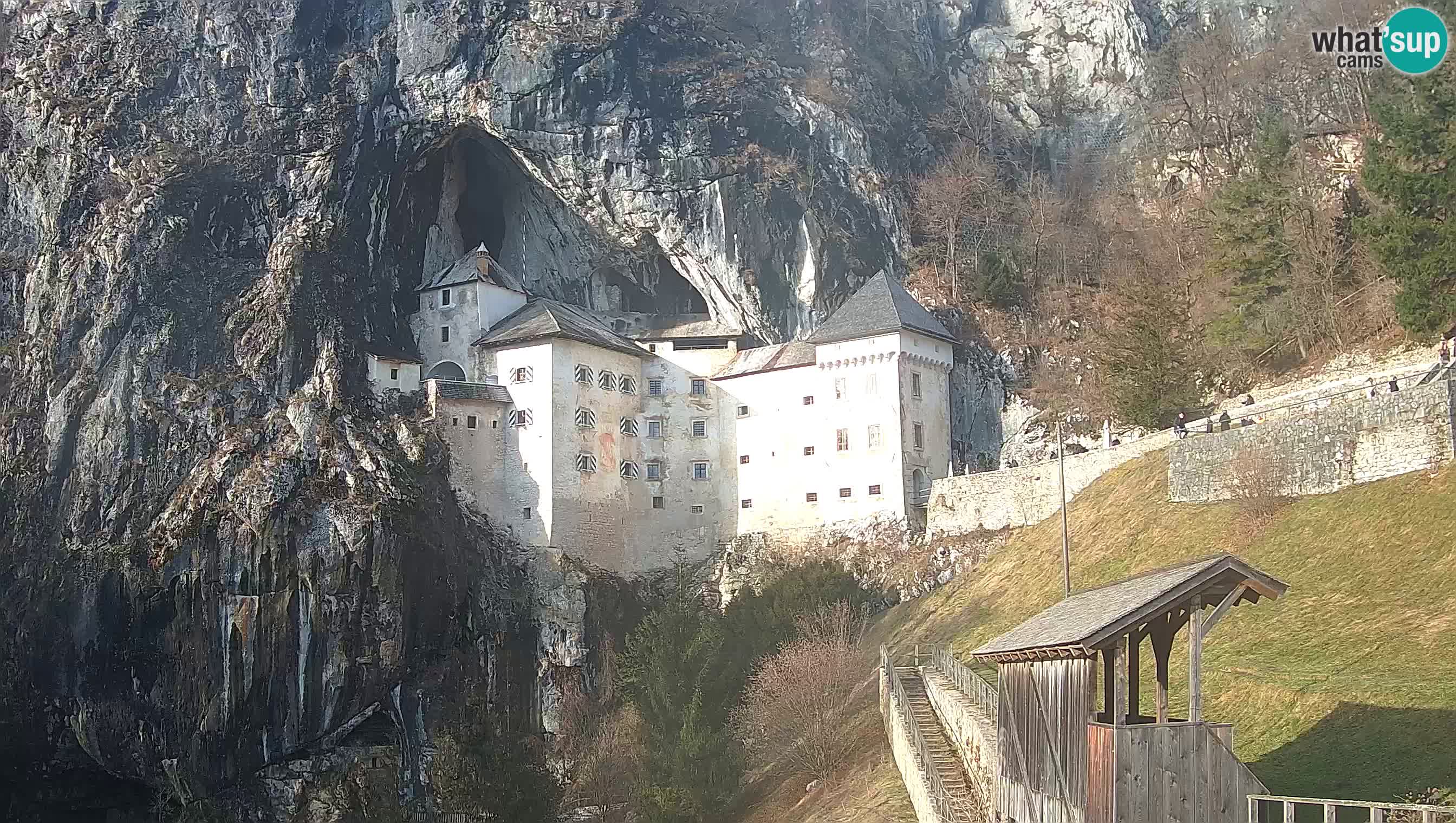 Live Webcam Grad Predjama – Château de Predjama – Postojna – Slovénie