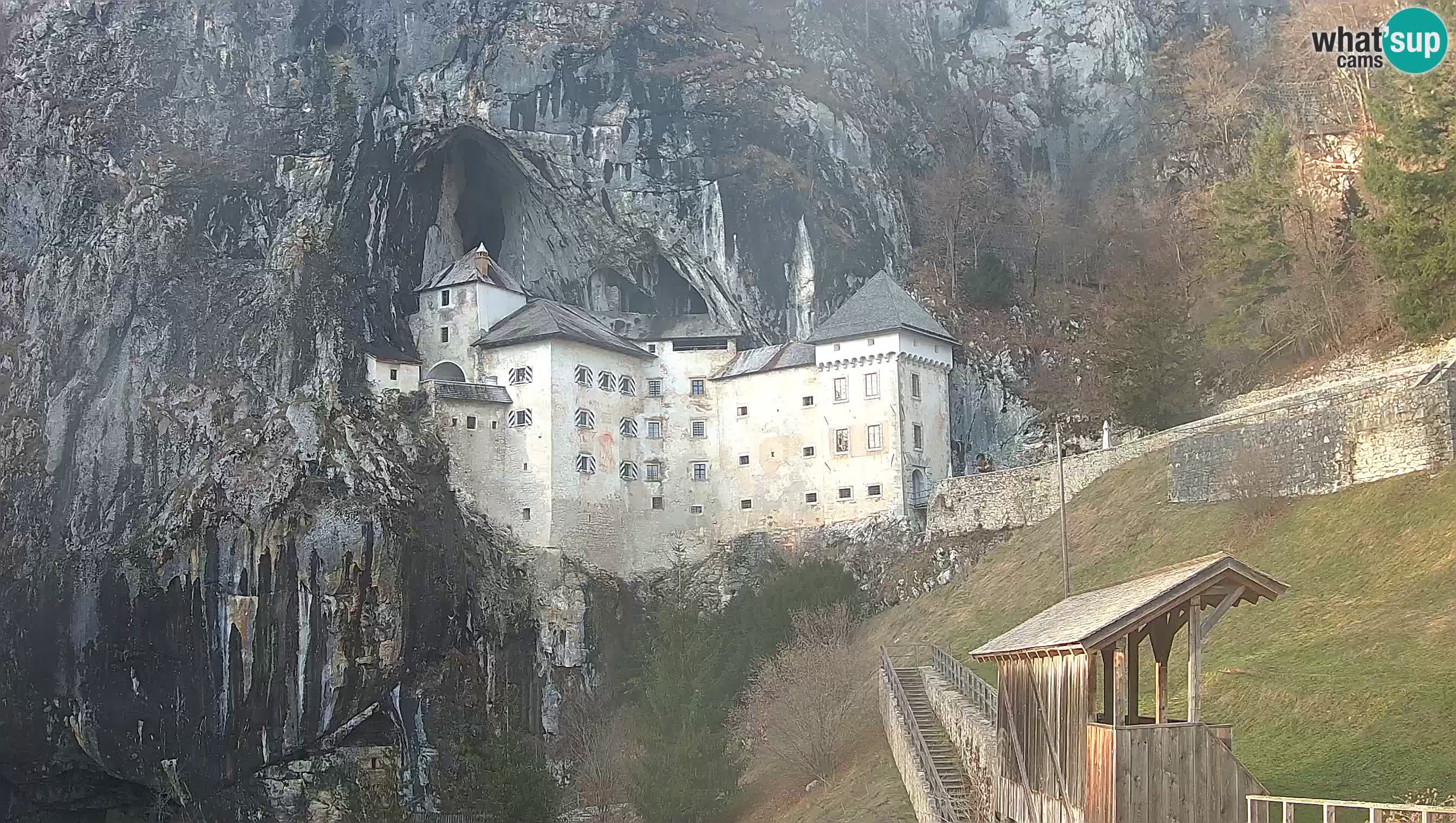 Live Webcam Grad Predjama – Château de Predjama – Postojna – Slovénie