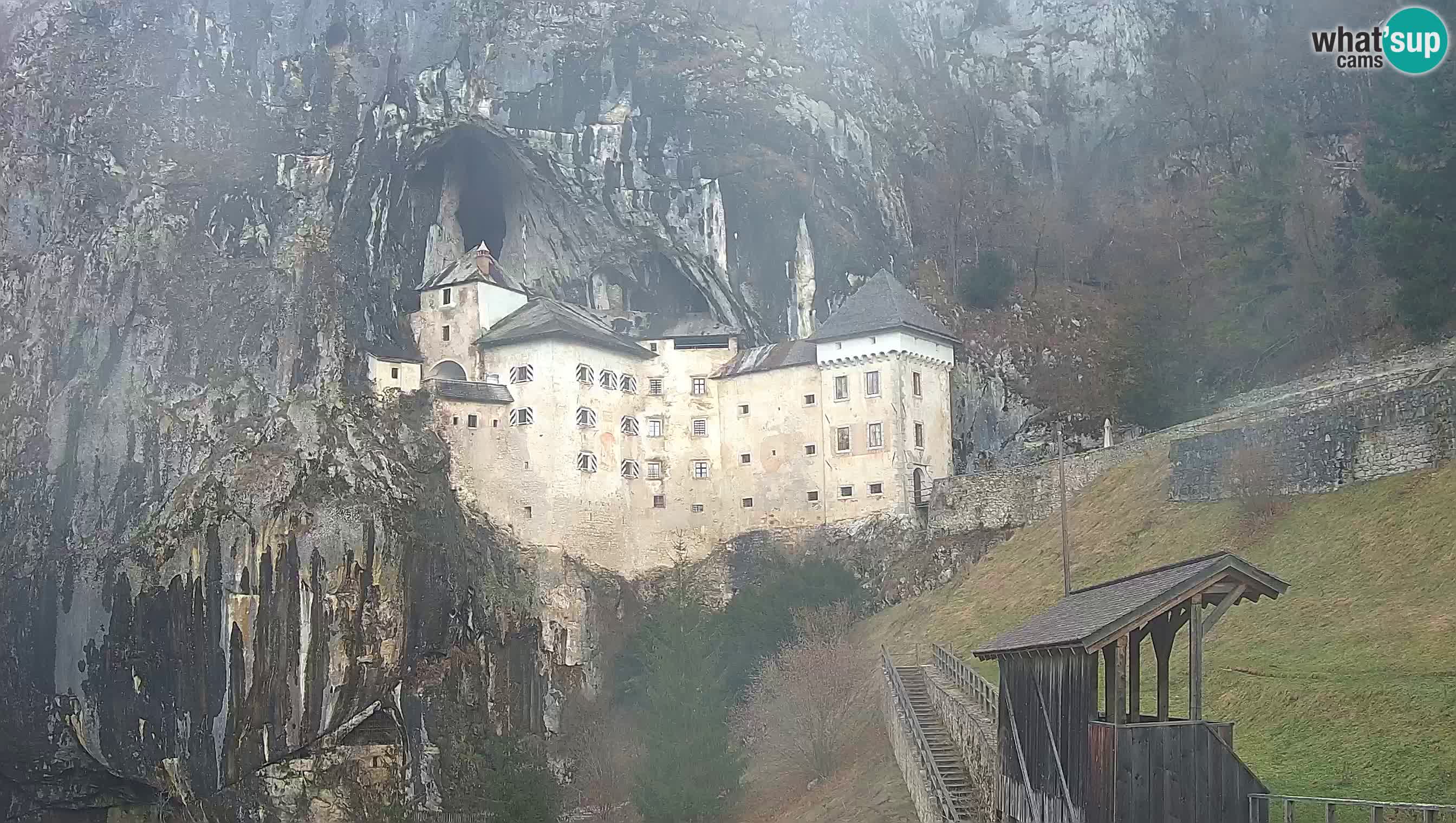 Live Webcam Grad Predjama – Château de Predjama – Postojna – Slovénie