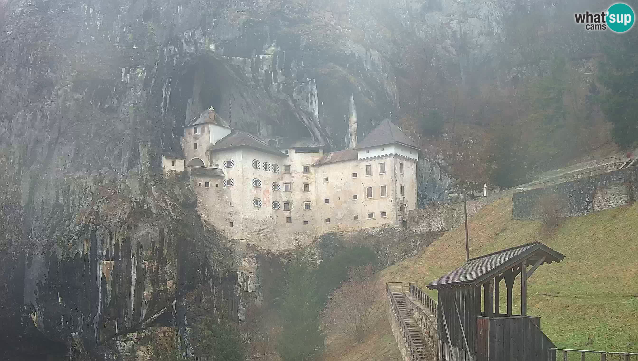 Live Webcam Grad Predjama – Château de Predjama – Postojna – Slovénie