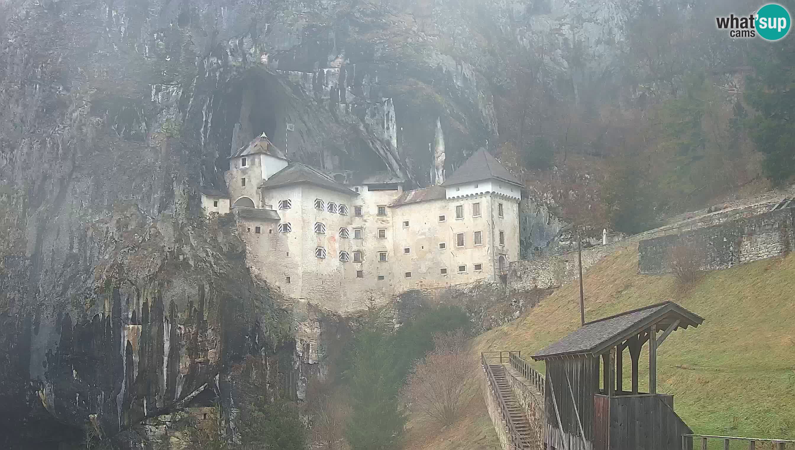 Live Webcam Grad Predjama – Château de Predjama – Postojna – Slovénie