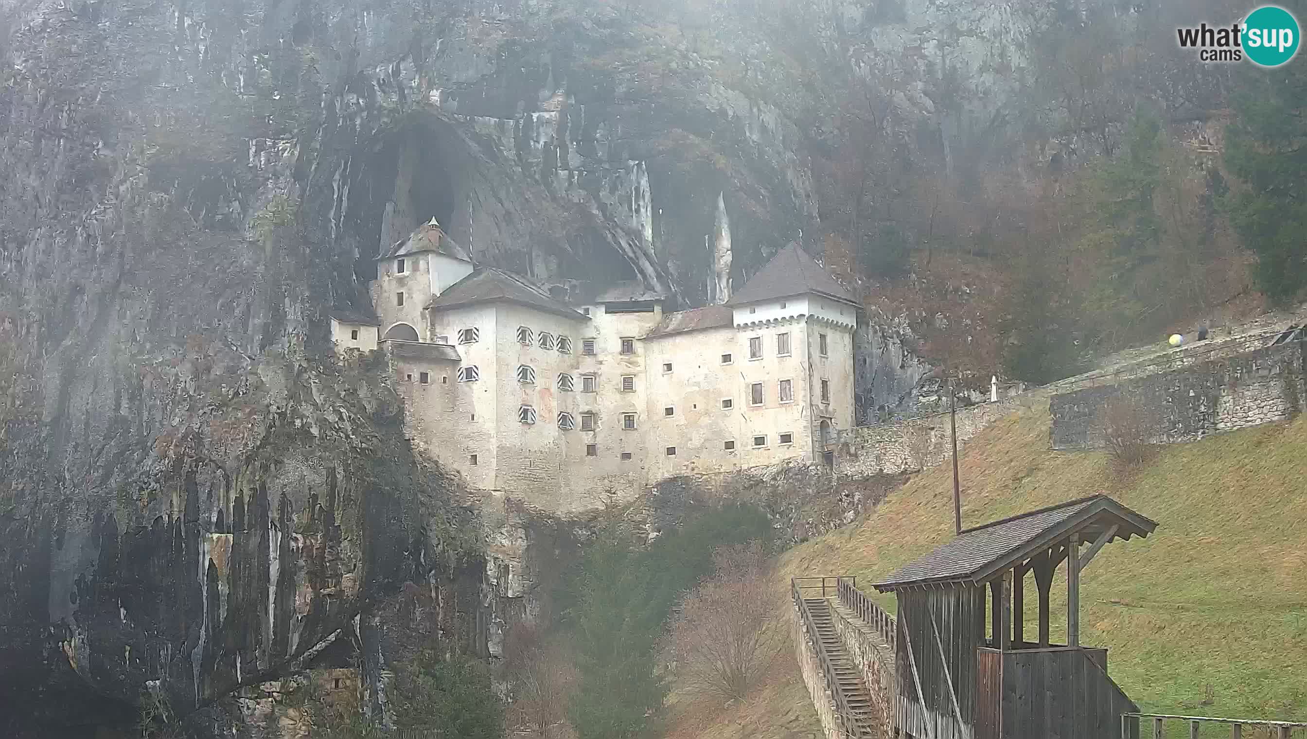 Live Webcam Höhlenburg Predjama – Postojna – Slowenien