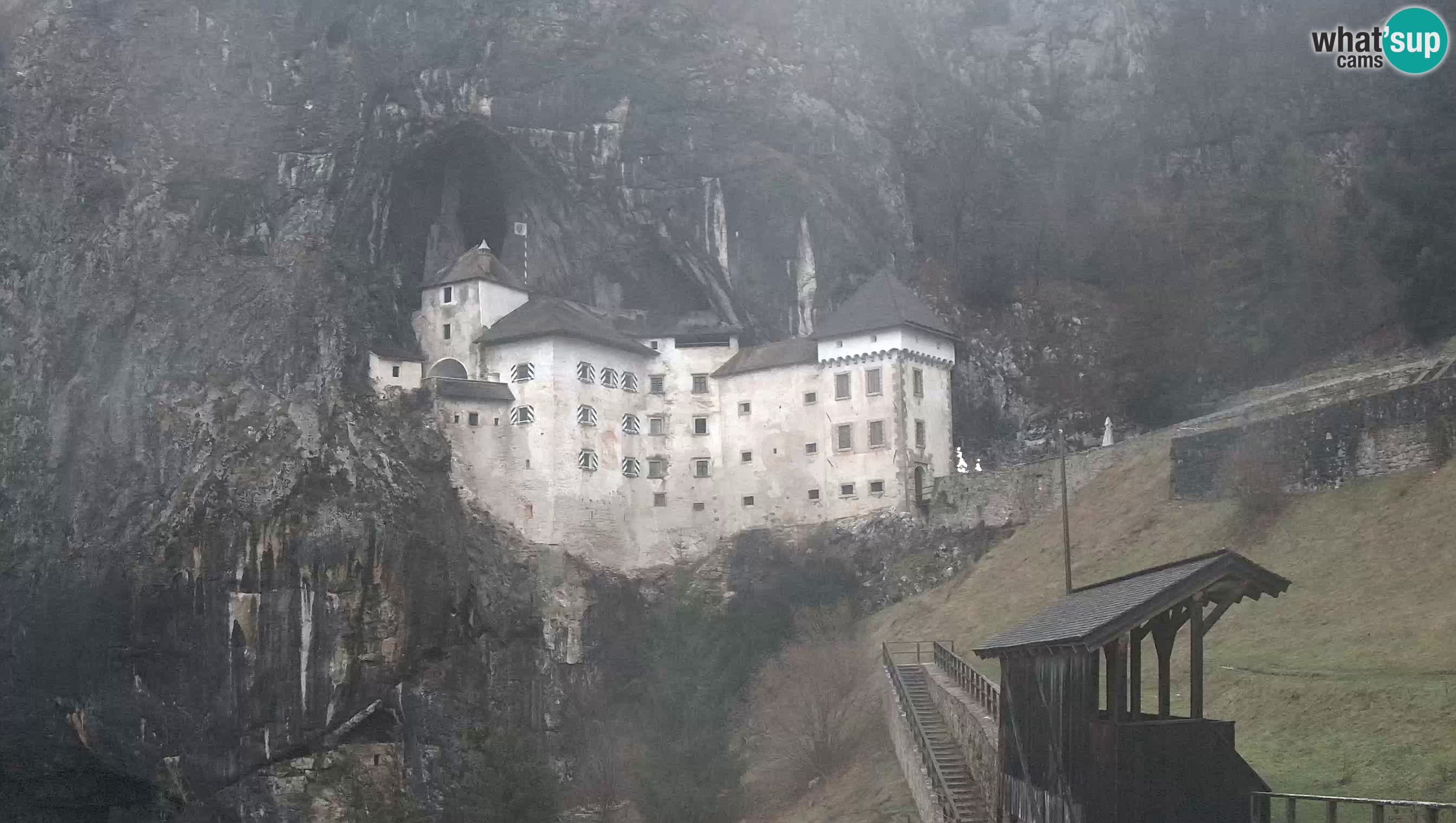 Live Webcam Grad Predjama – Château de Predjama – Postojna – Slovénie