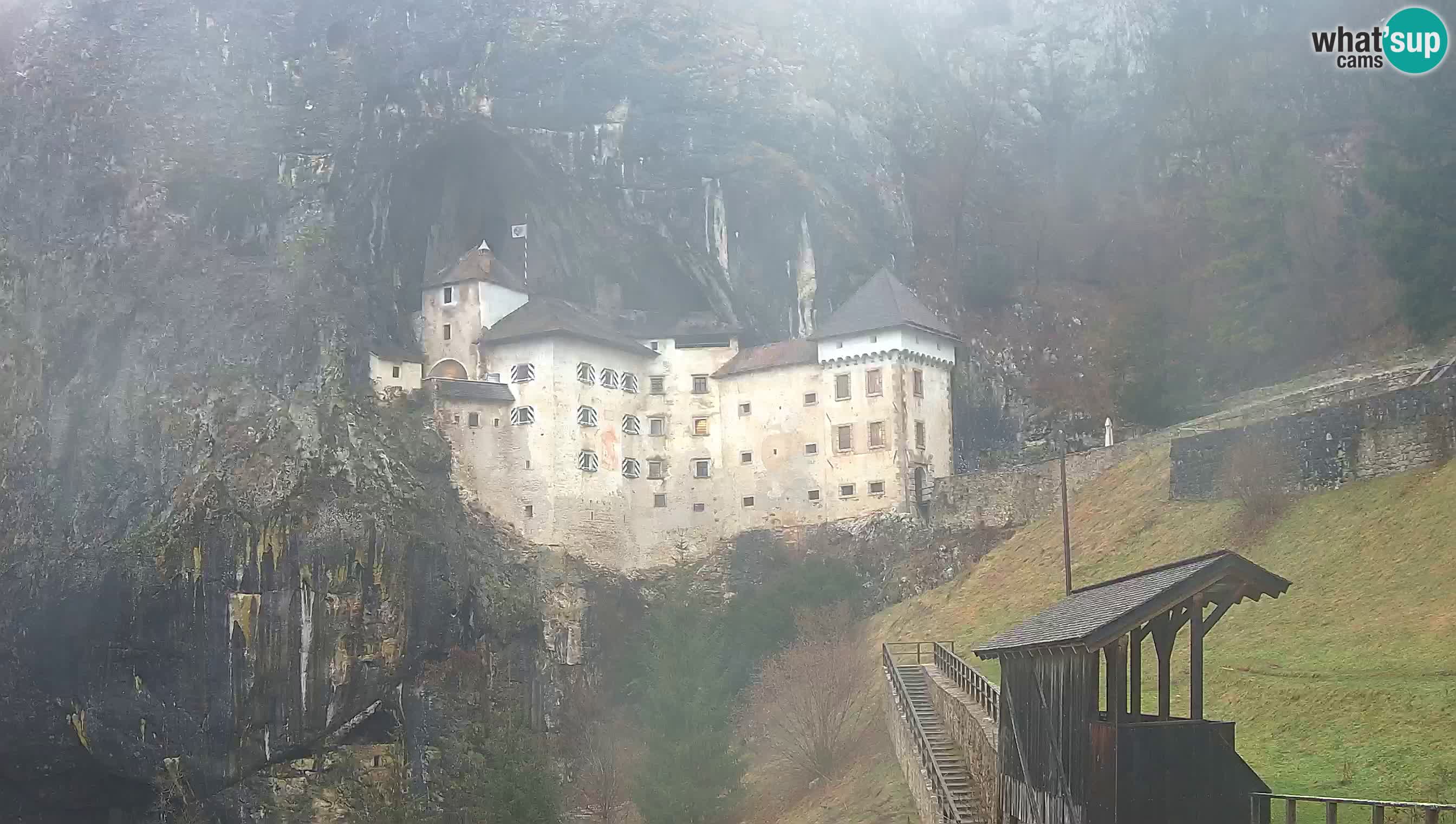 Live Webcam Grad Predjama – Château de Predjama – Postojna – Slovénie